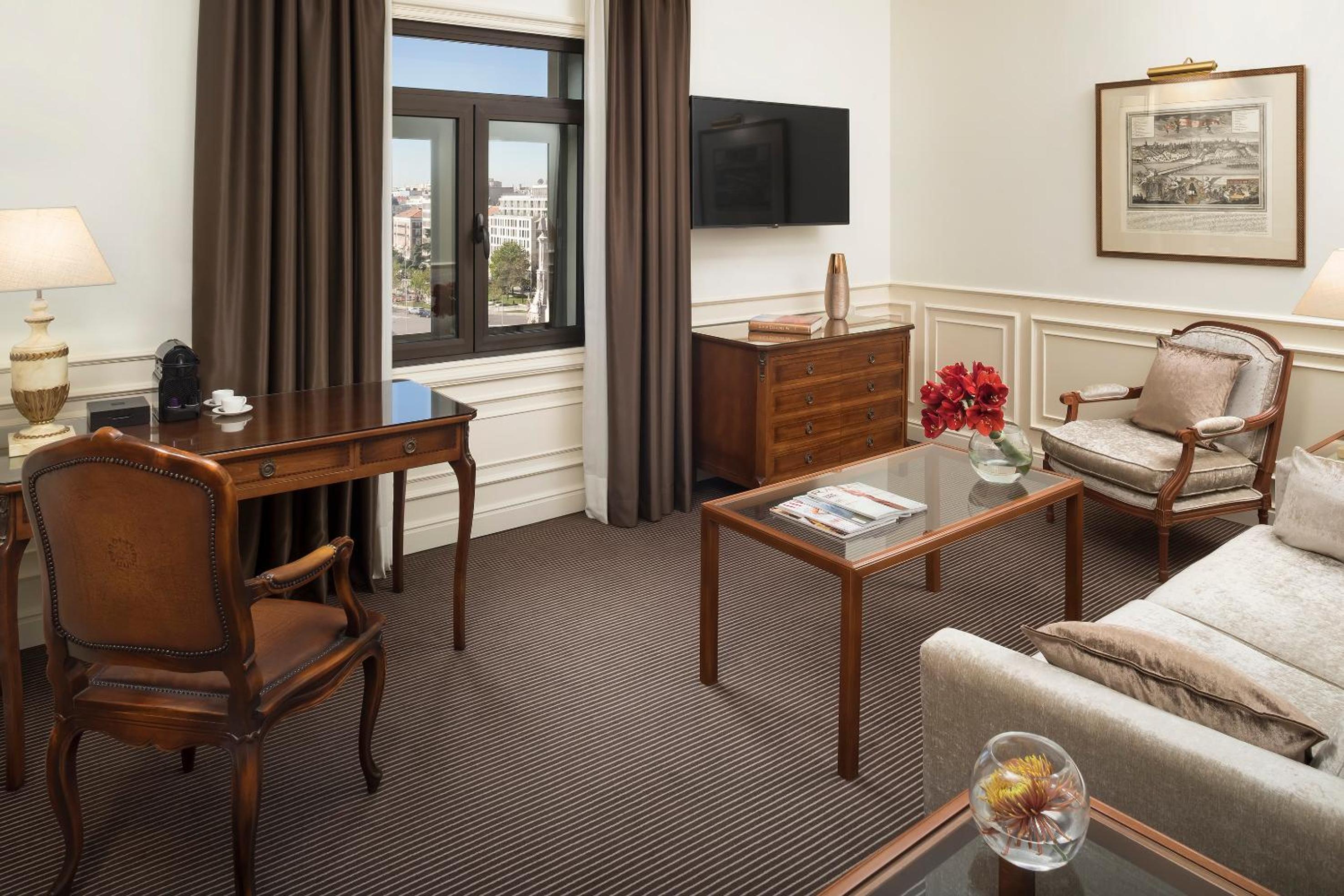 Two-Bedroom Suite Red Level