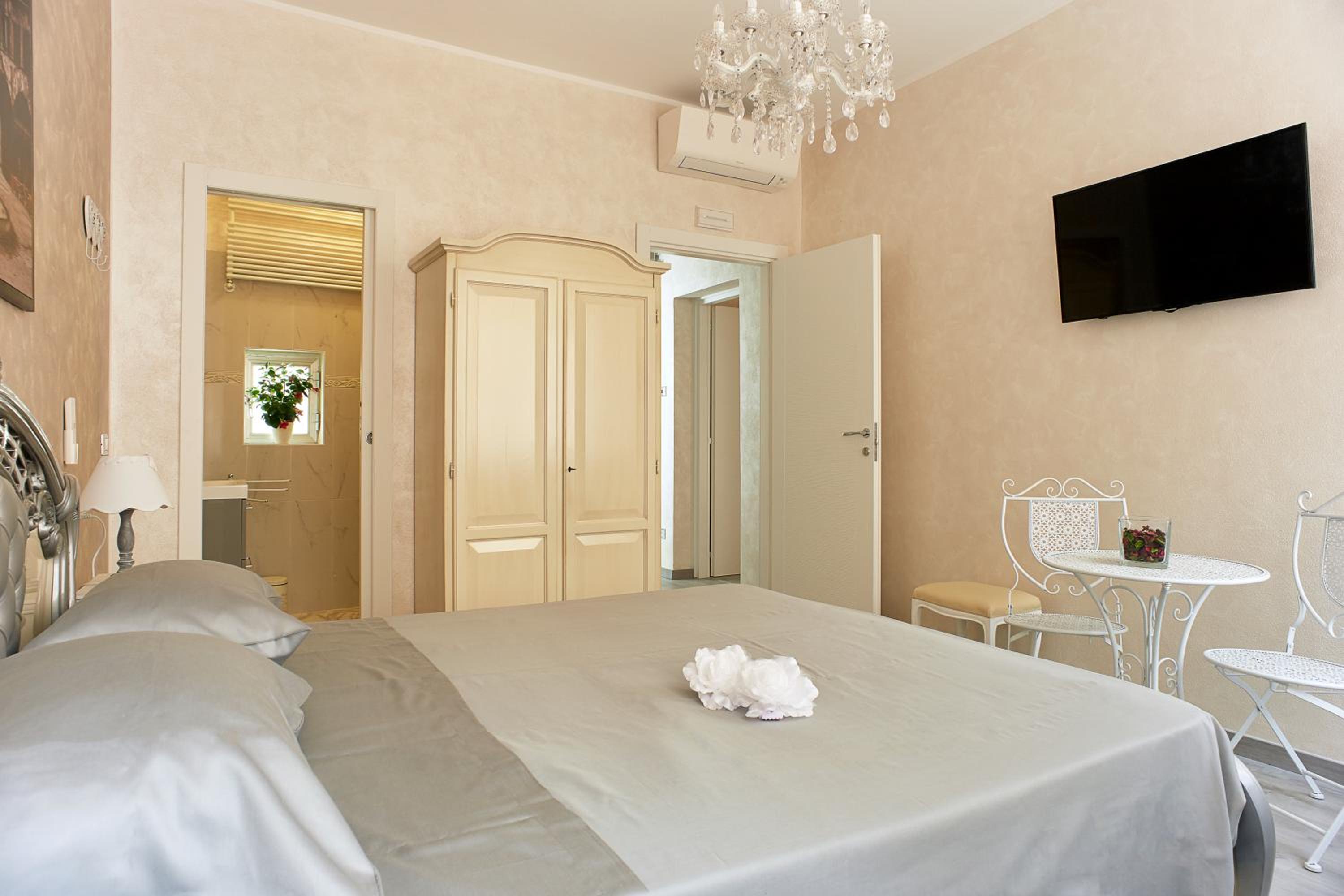 Superior Queen Room in Apartment Tosca - Photo 10