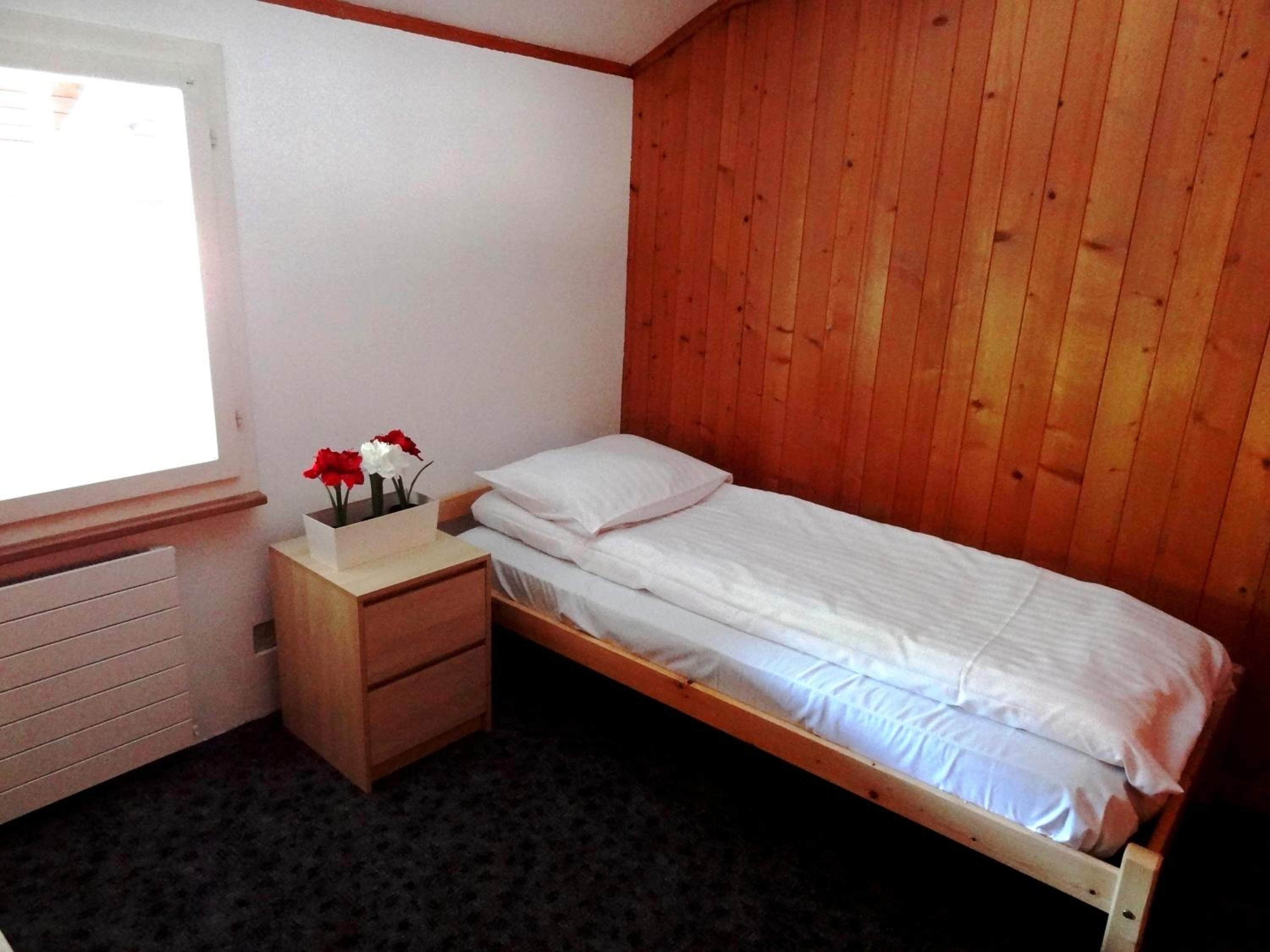 Single Room with Shared Bathroom photo 2