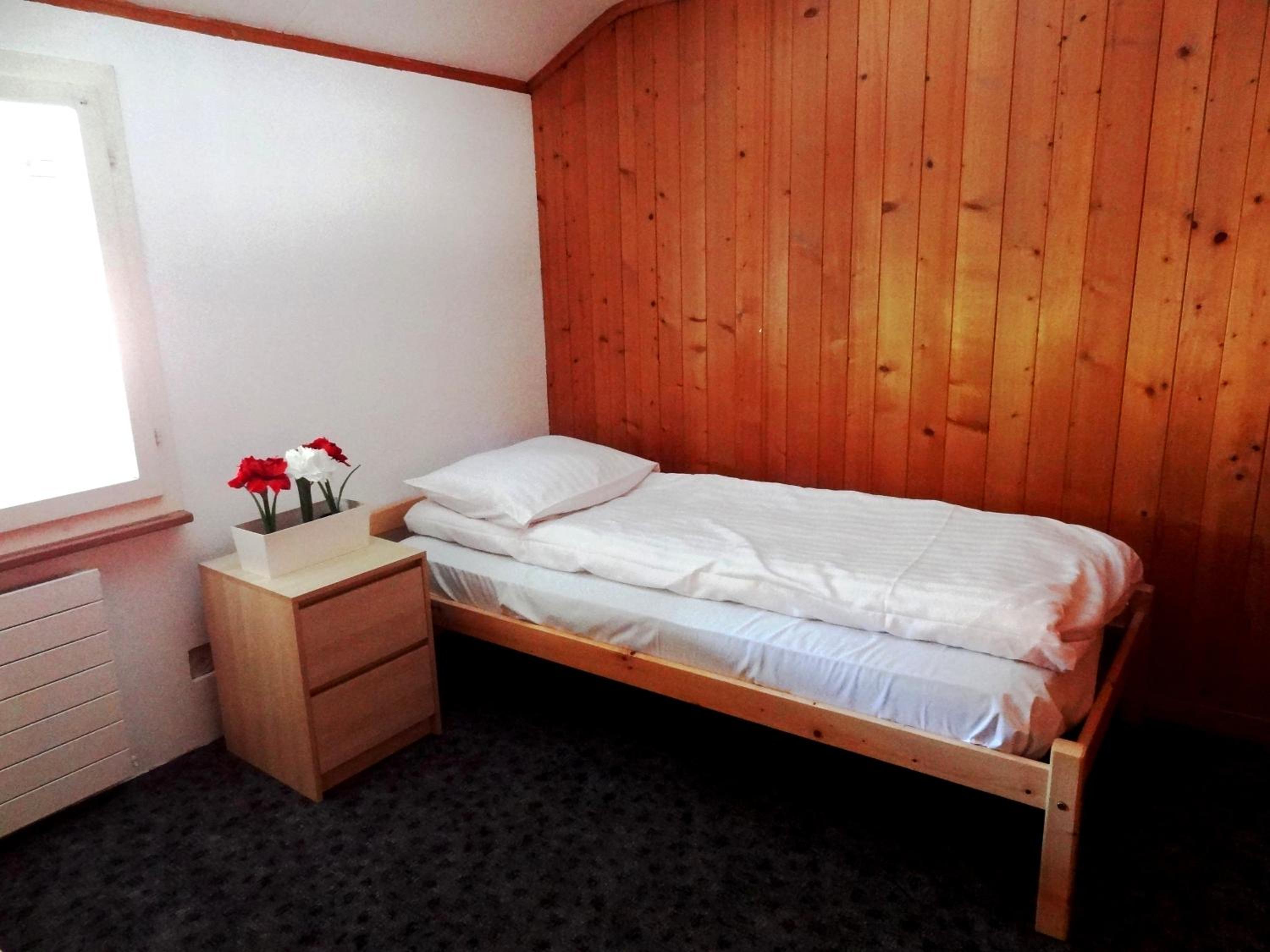 Single Room with Shared Bathroom photo 3