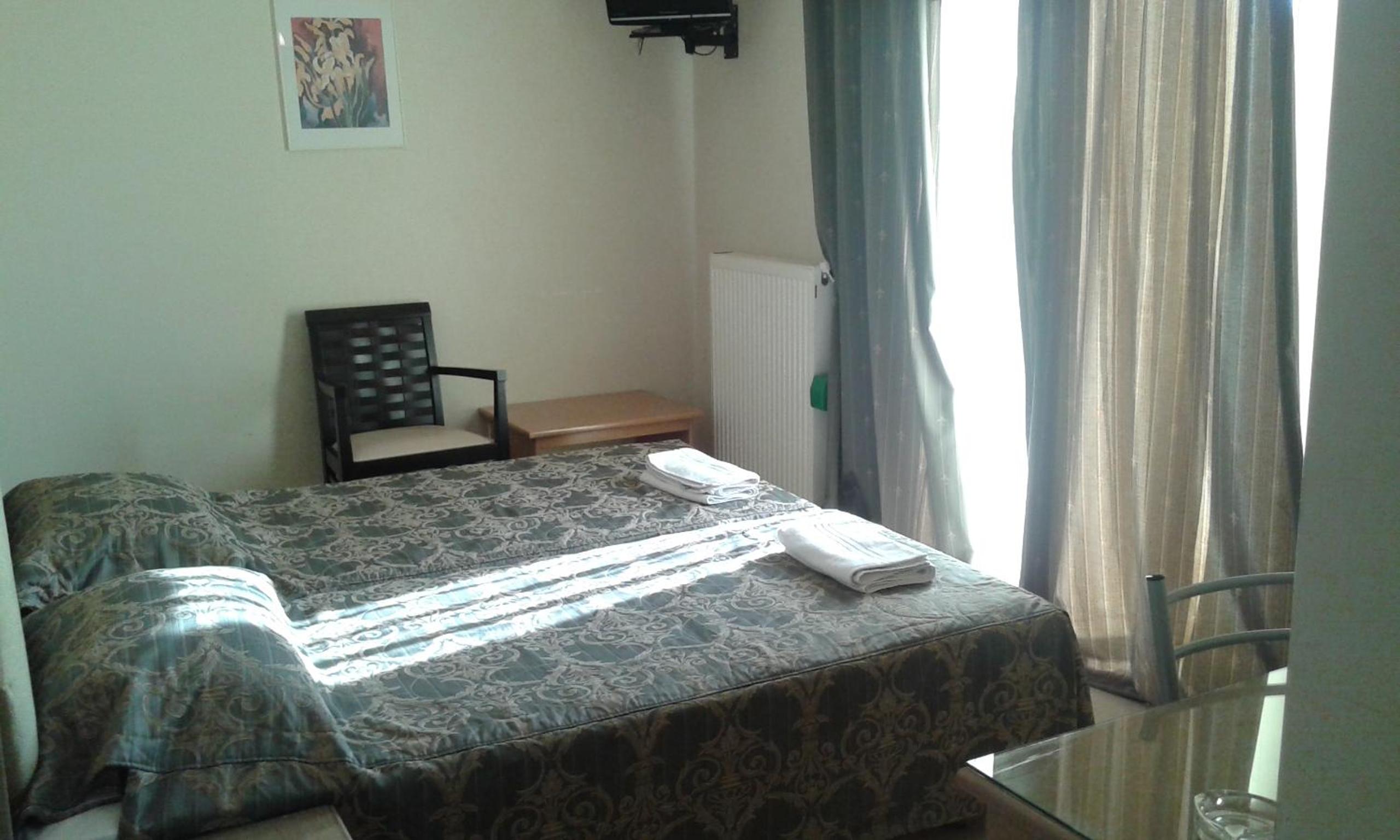 Double Room - Photo 7