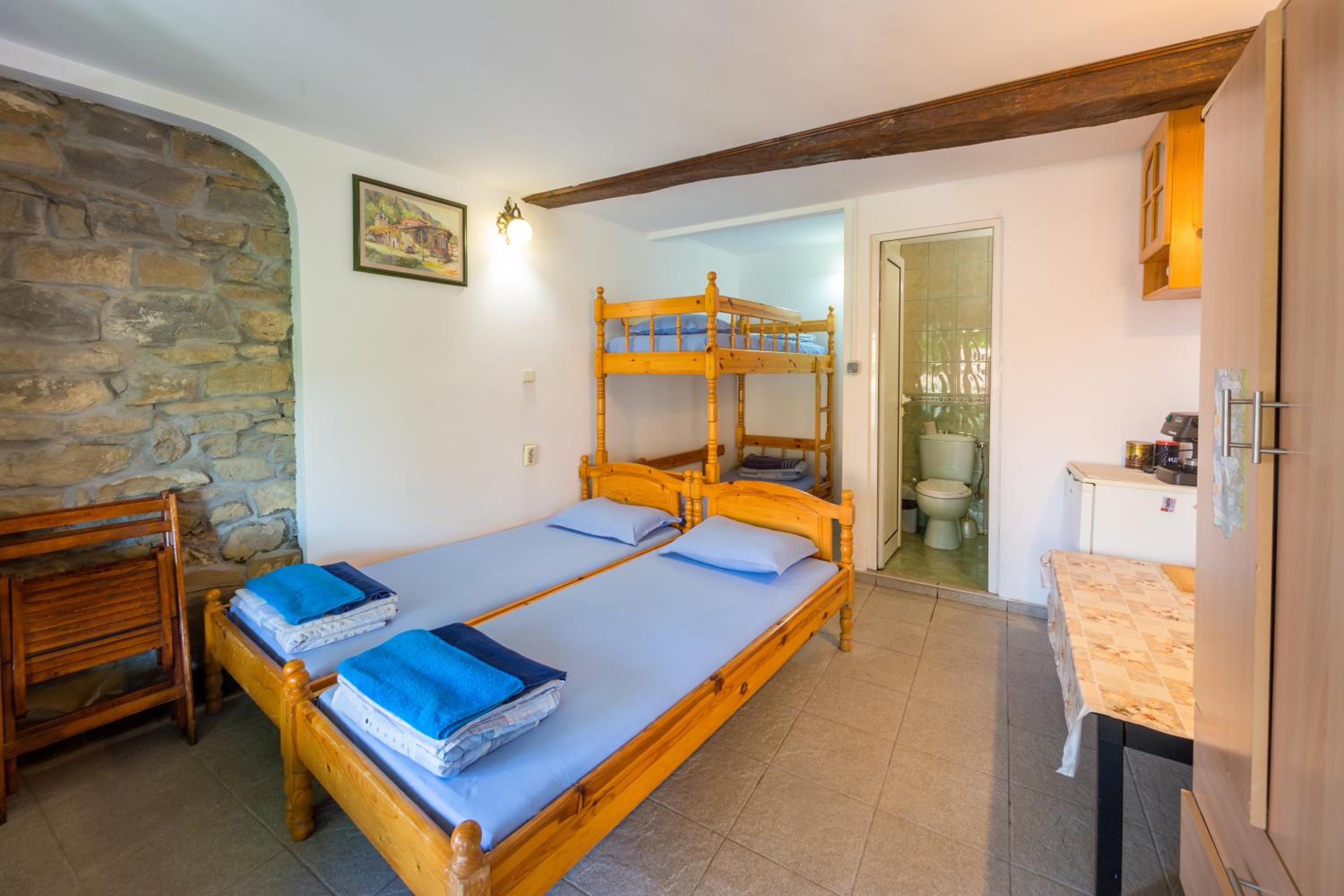 Quadruple Room with Bathroom photo 2