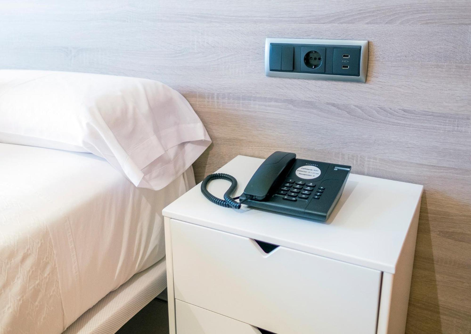 Double or Twin Room - Photo 11
