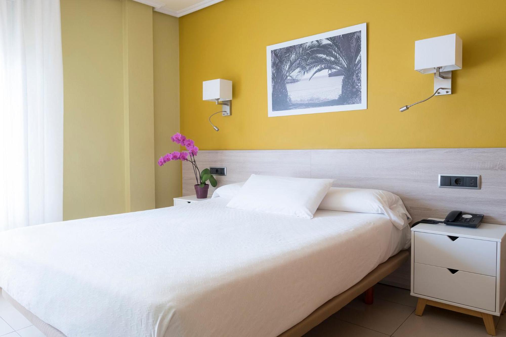 Double or Twin Room - Photo 1