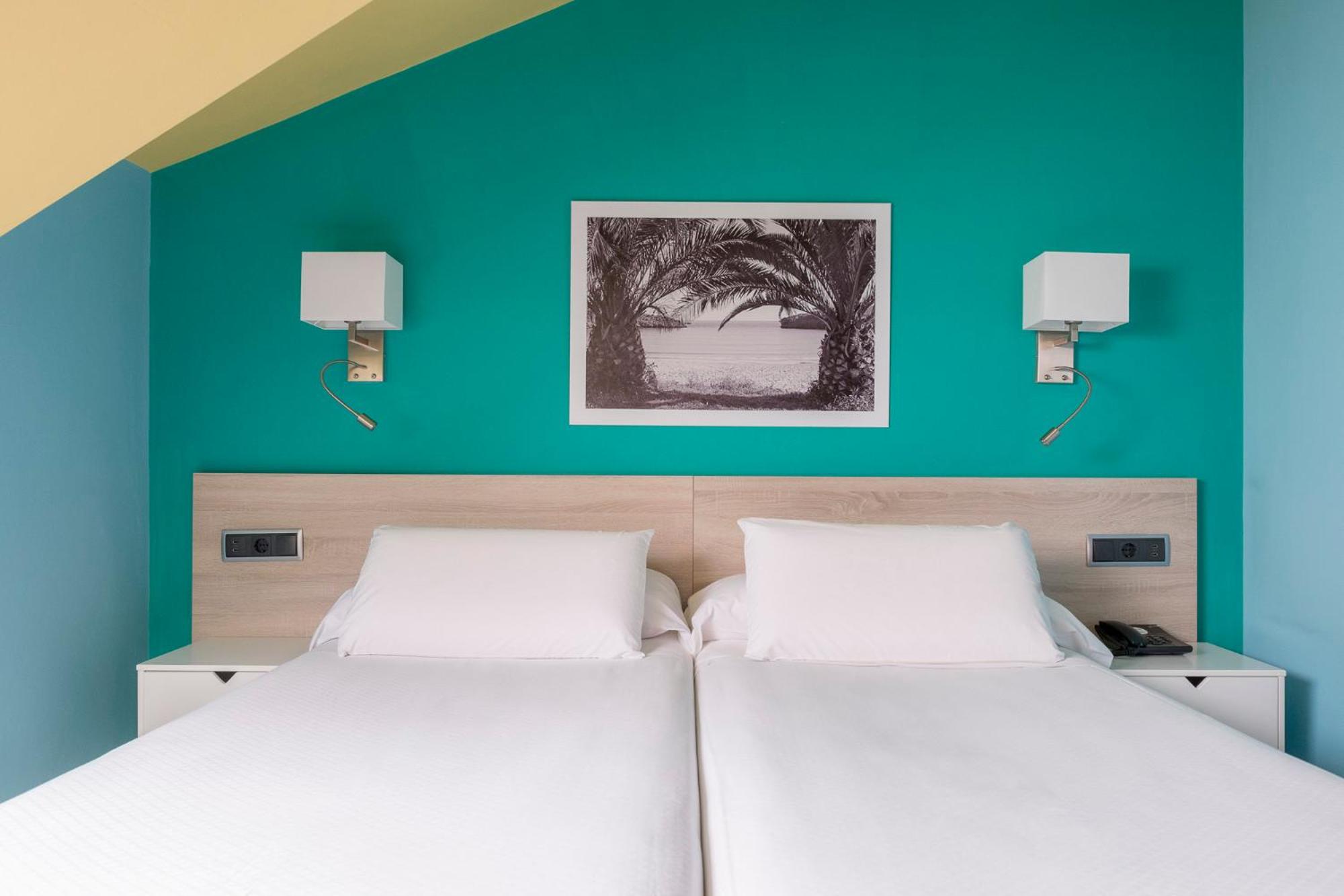Double or Twin Room - Photo 16