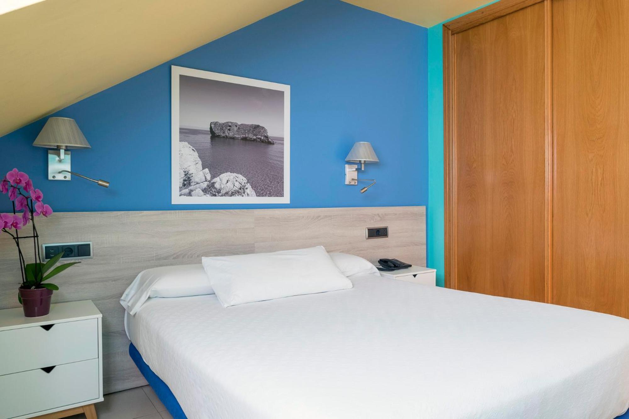 Double or Twin Room - Photo 14