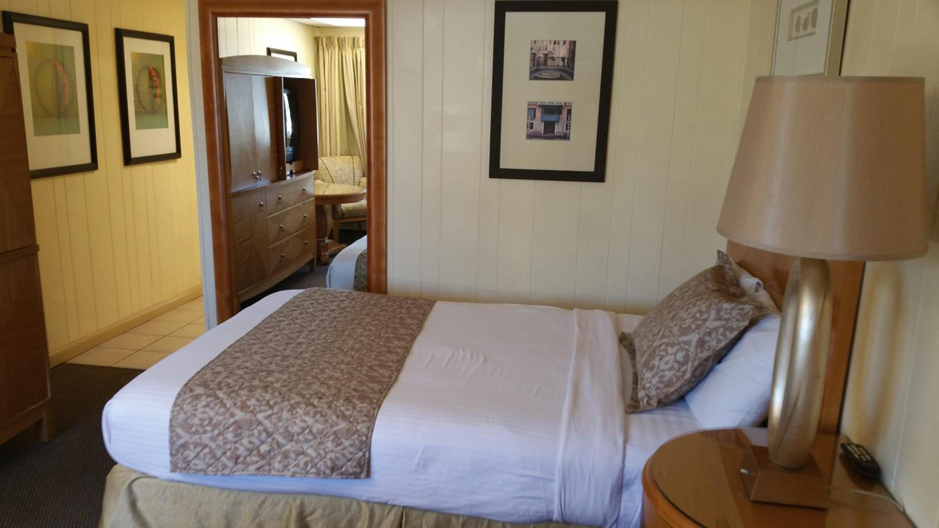 Deluxe Queen Room photo 3
