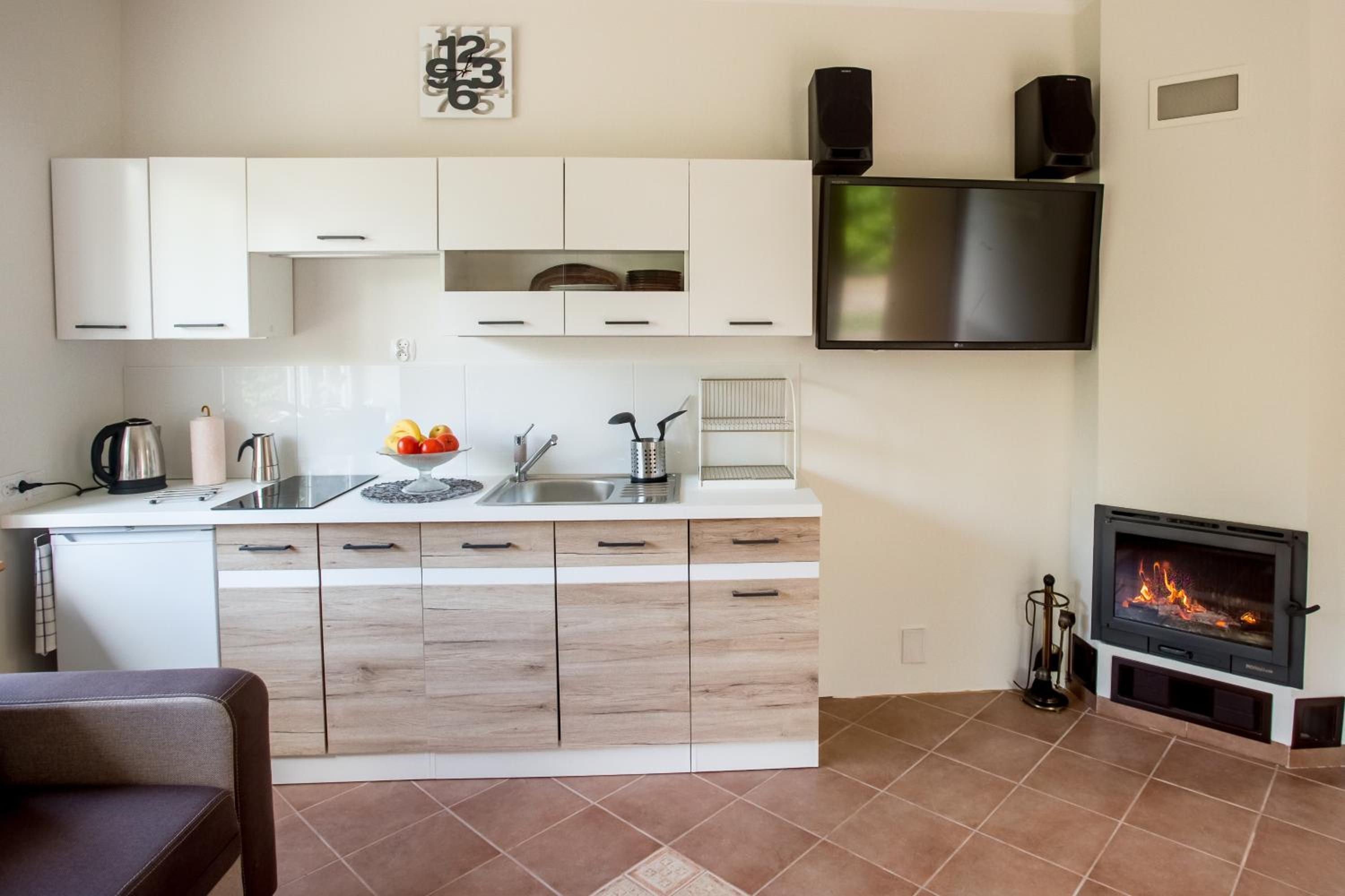 Apartment with Terrace photo 3