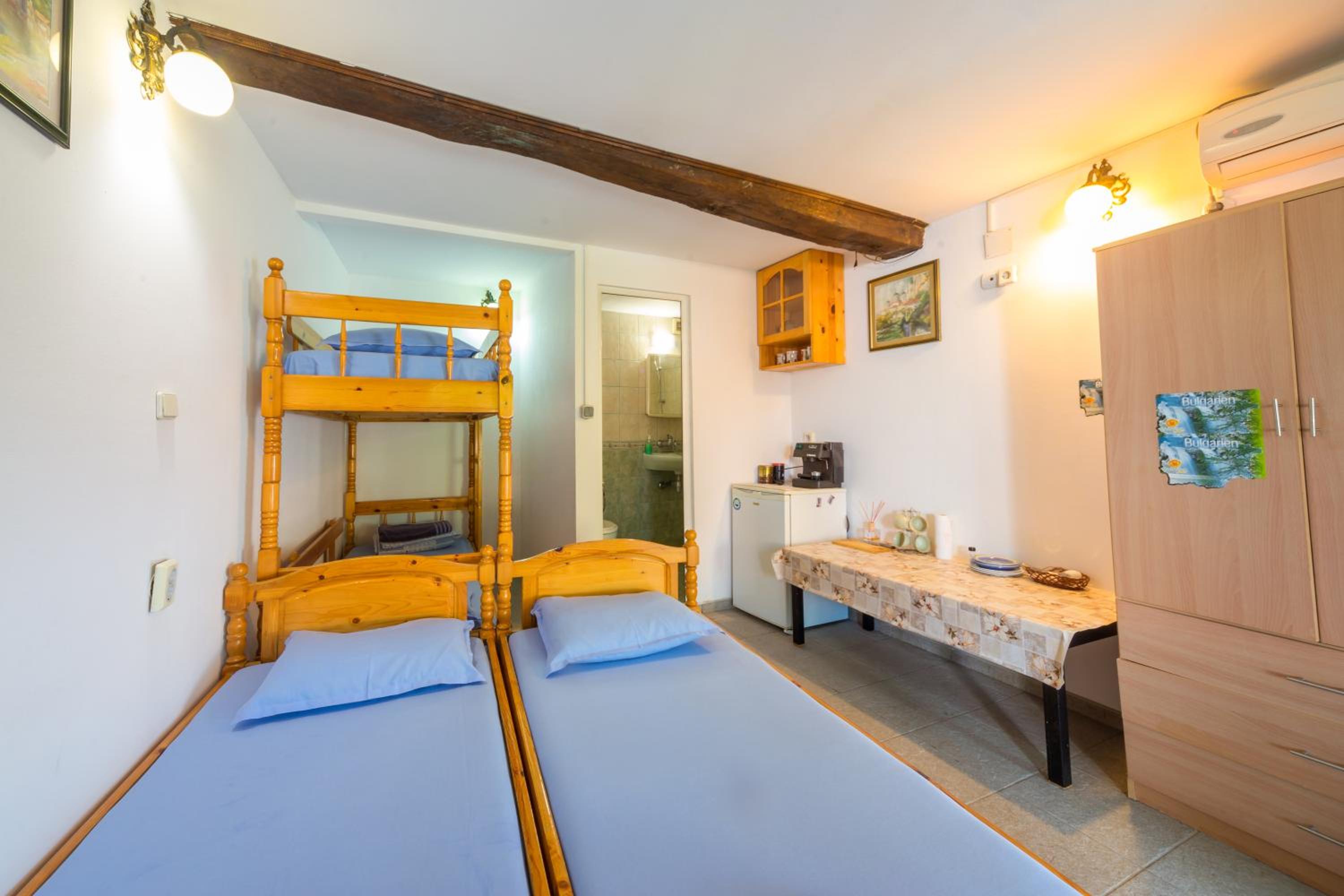 Quadruple Room with Bathroom photo 3