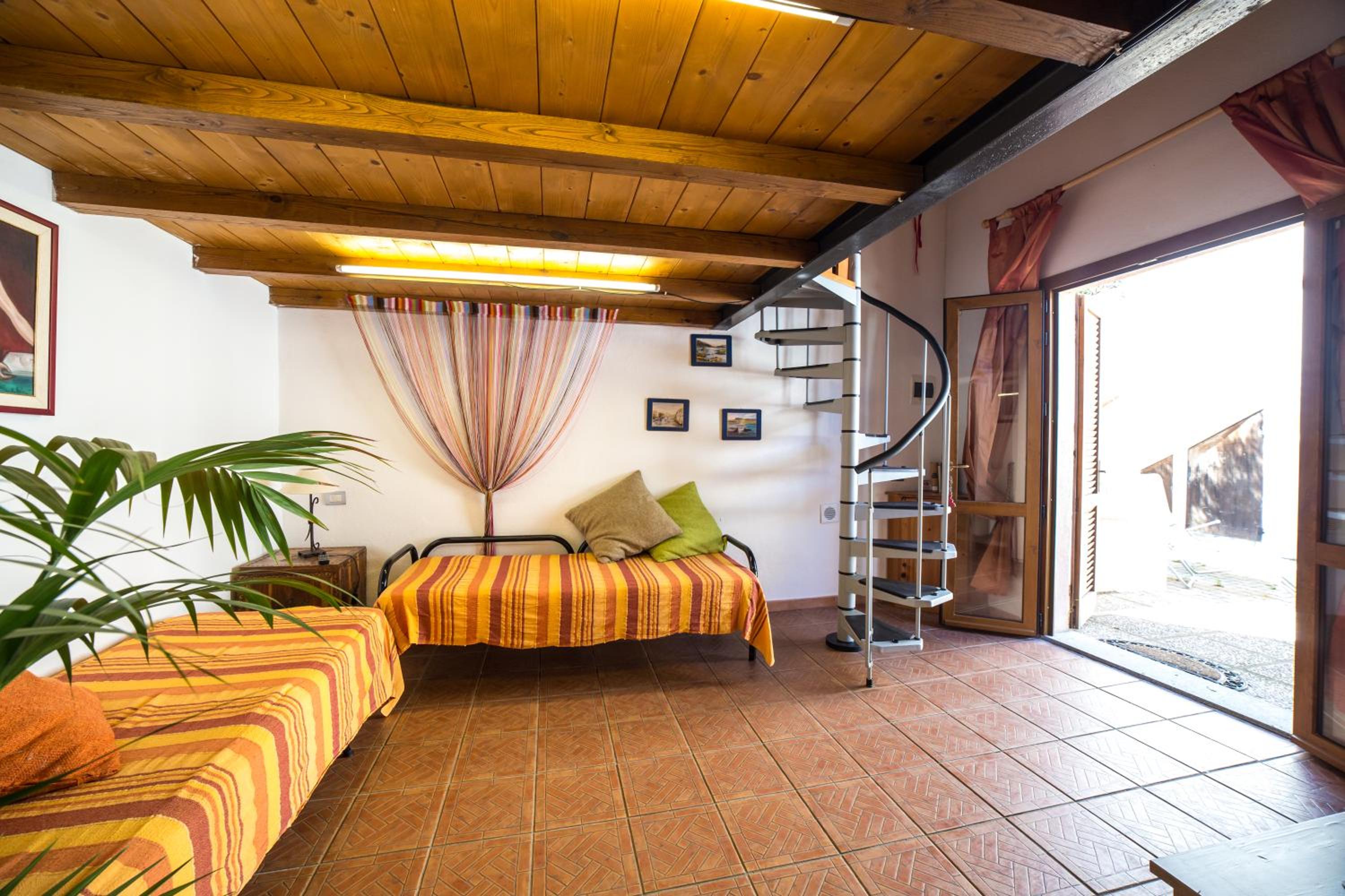 One-Bedroom House photo 1