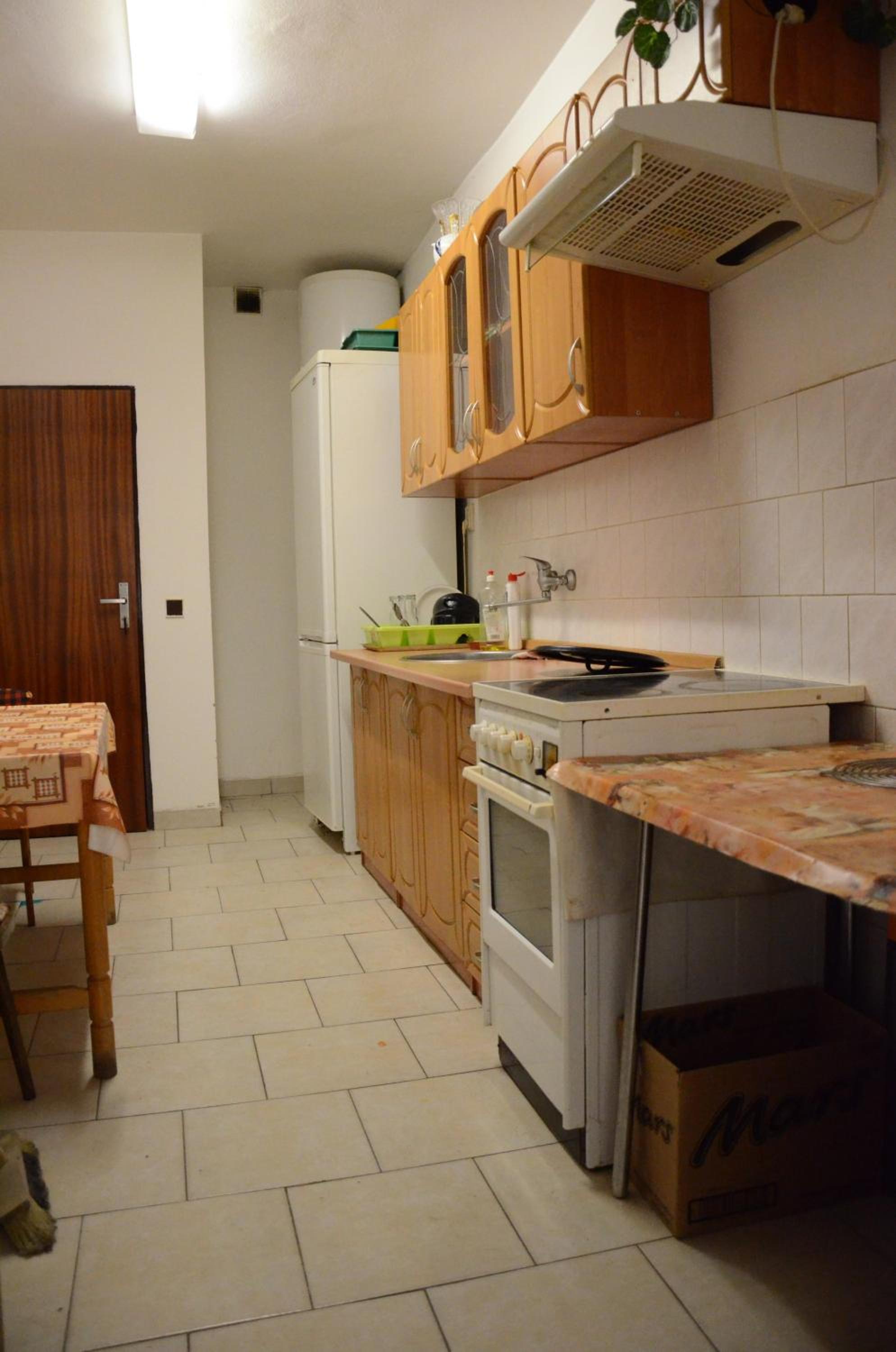 Deluxe Room (2 Adults + 1 Child) - Photo 2