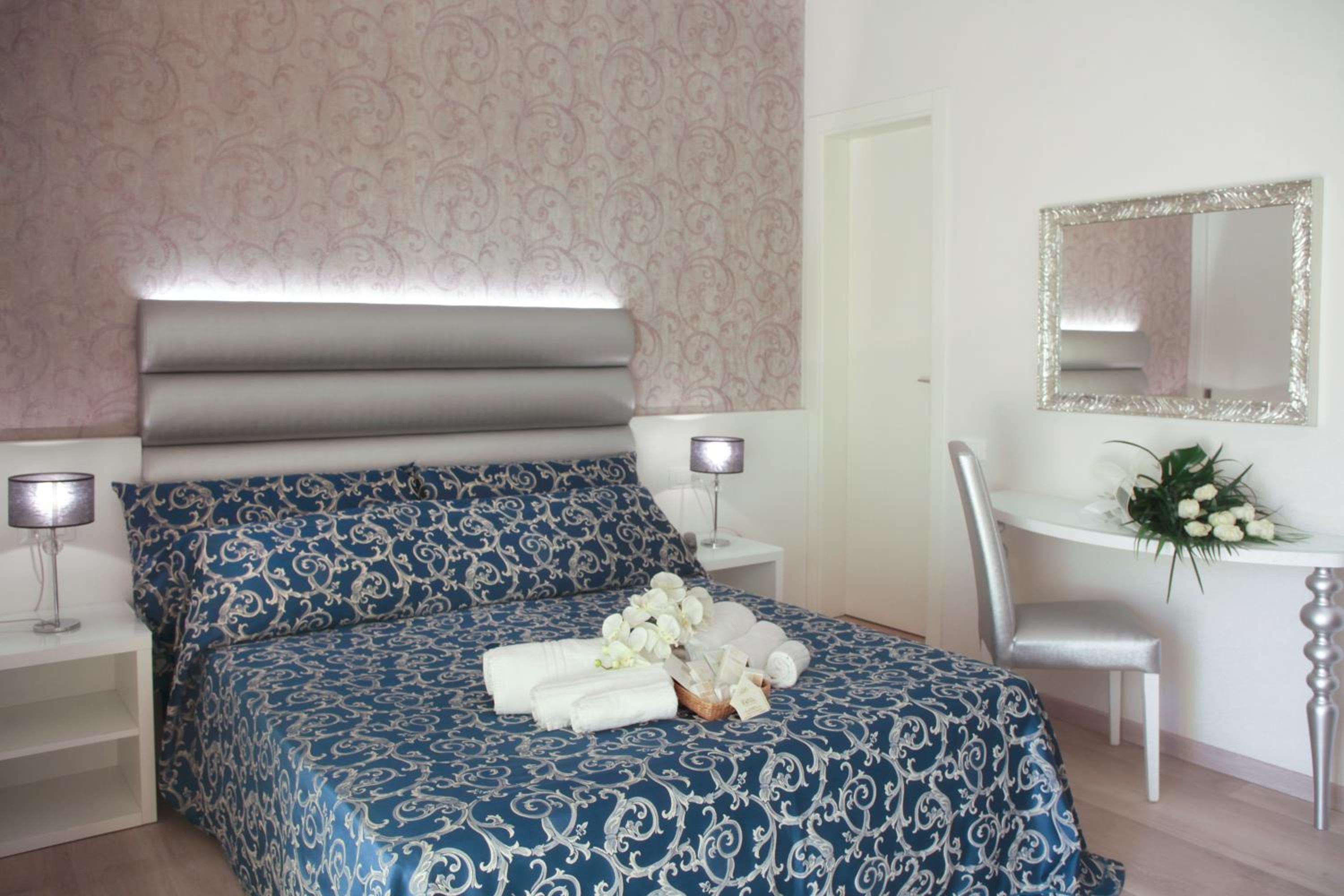 Elite Double or Twin Room - Photo 2