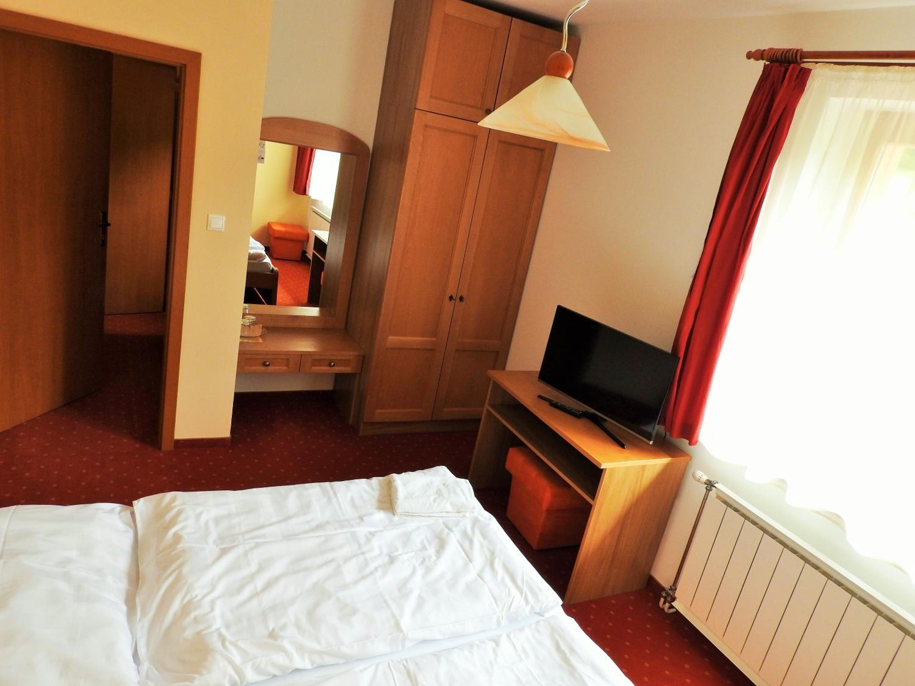 Double or Twin Room photo 2