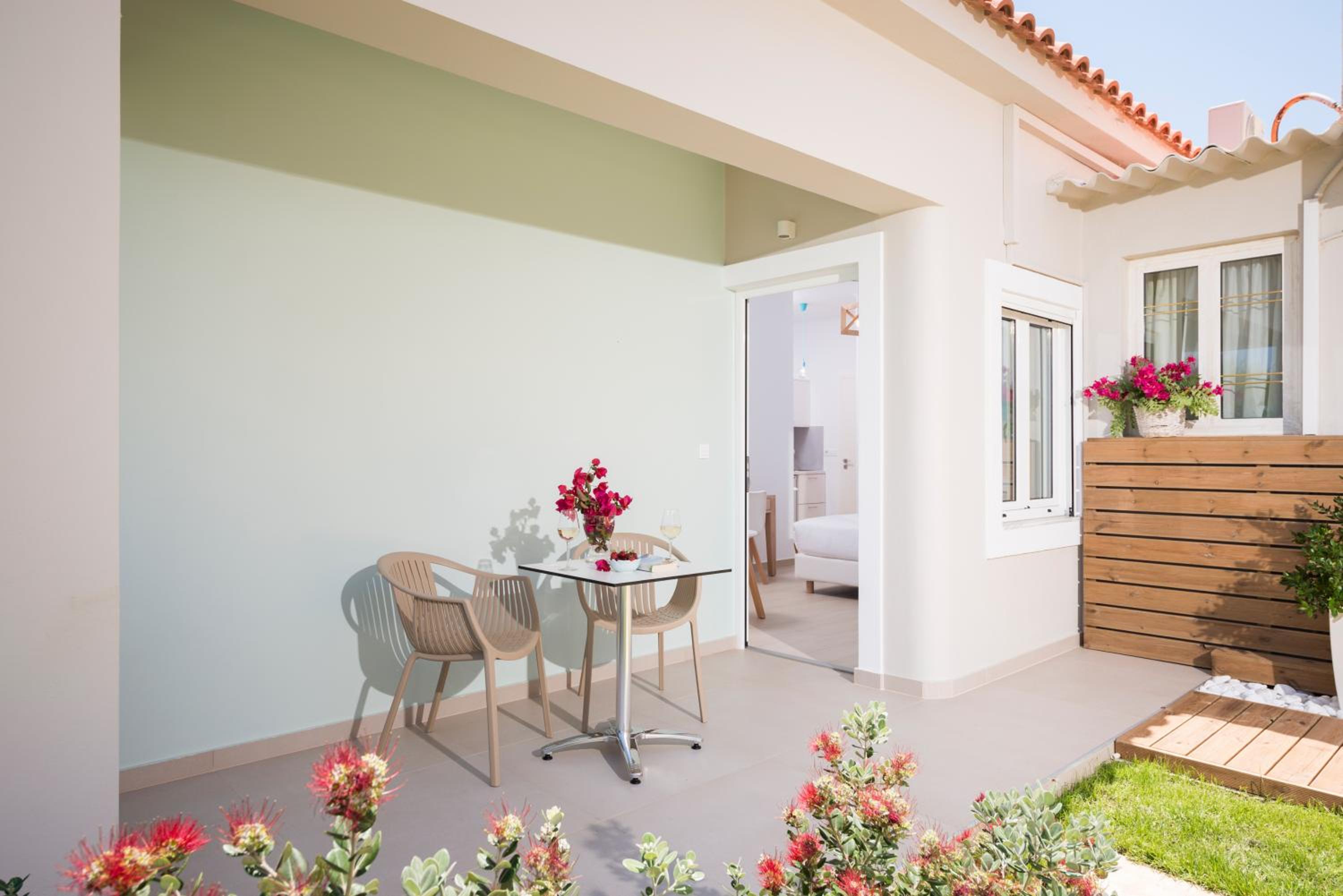 Superior Bungalow - Sea Front photo 3