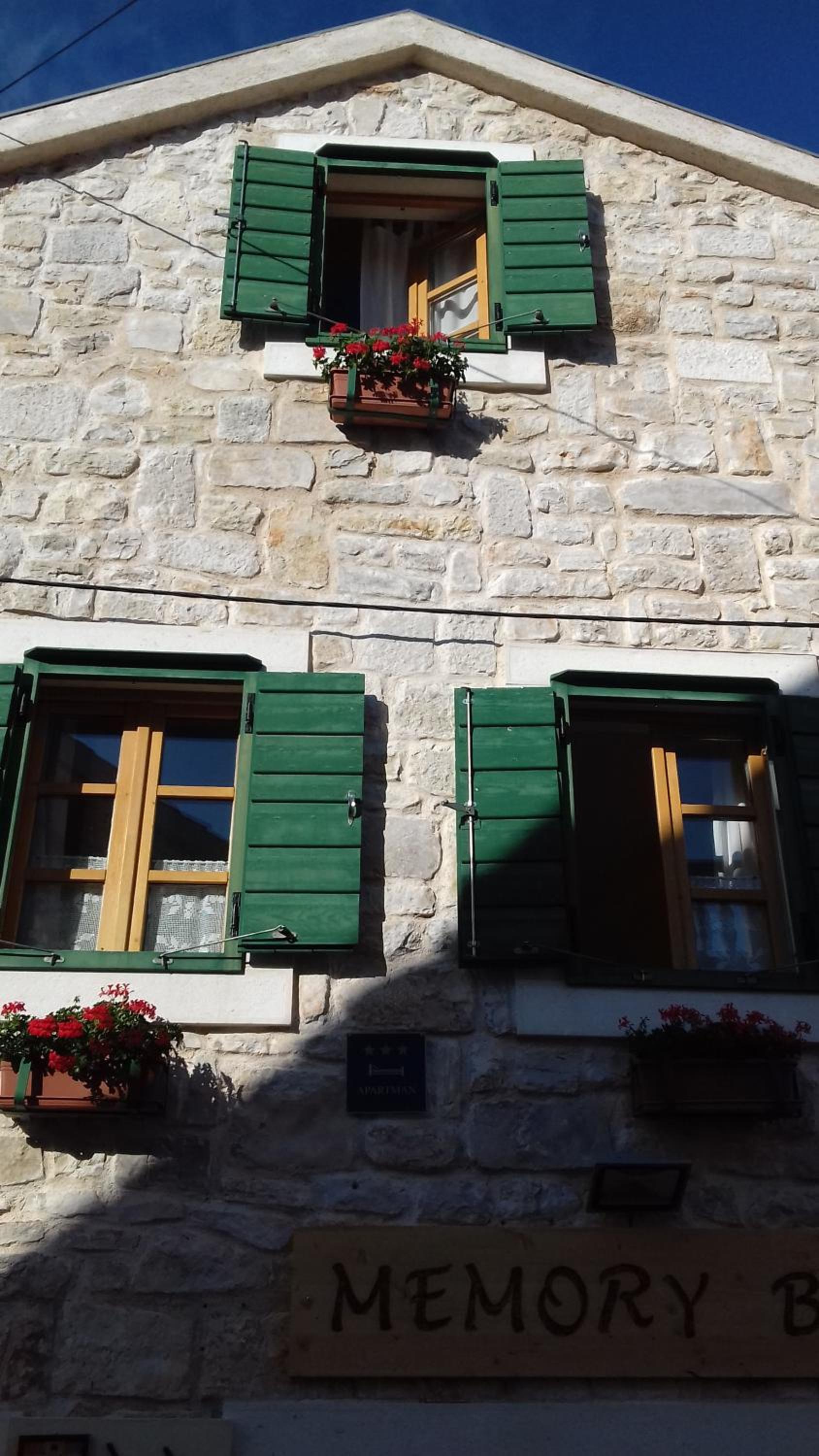Studio with Balcony - Photo 20