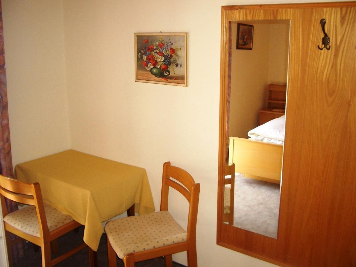 Single Room photo 3