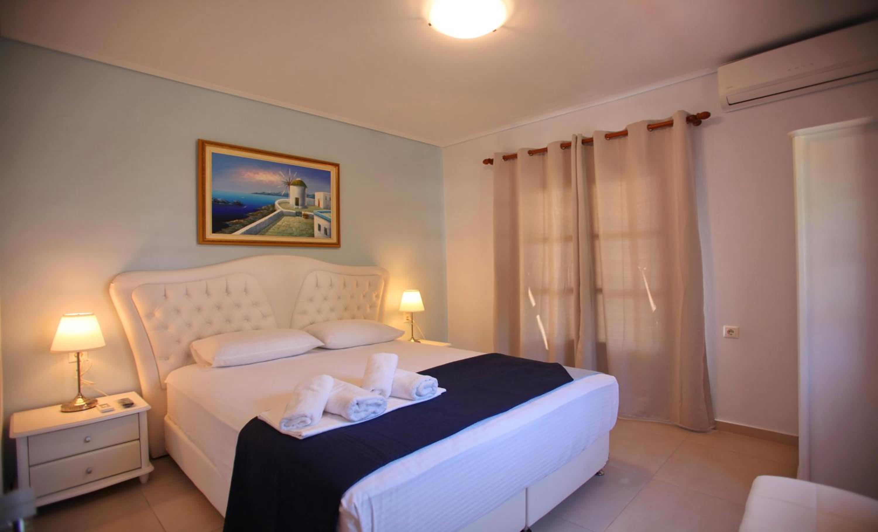 Junior Suite with Panoramic Sea View photo 2