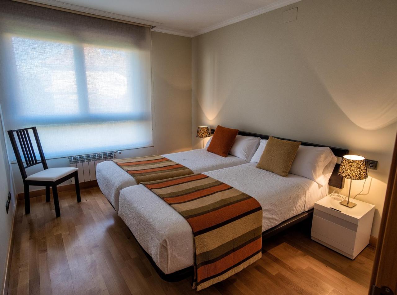 One-Bedroom Apartment with Sofa Bed (4 Adults) - Photo 9