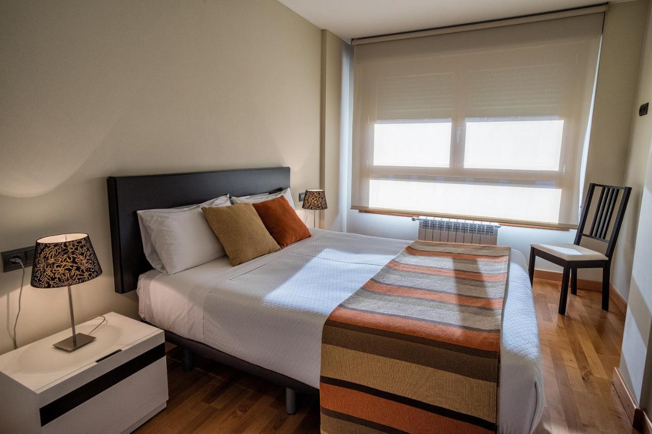 Two-Bedroom Apartment with Sofa Bed (6 Adults) - Photo 7