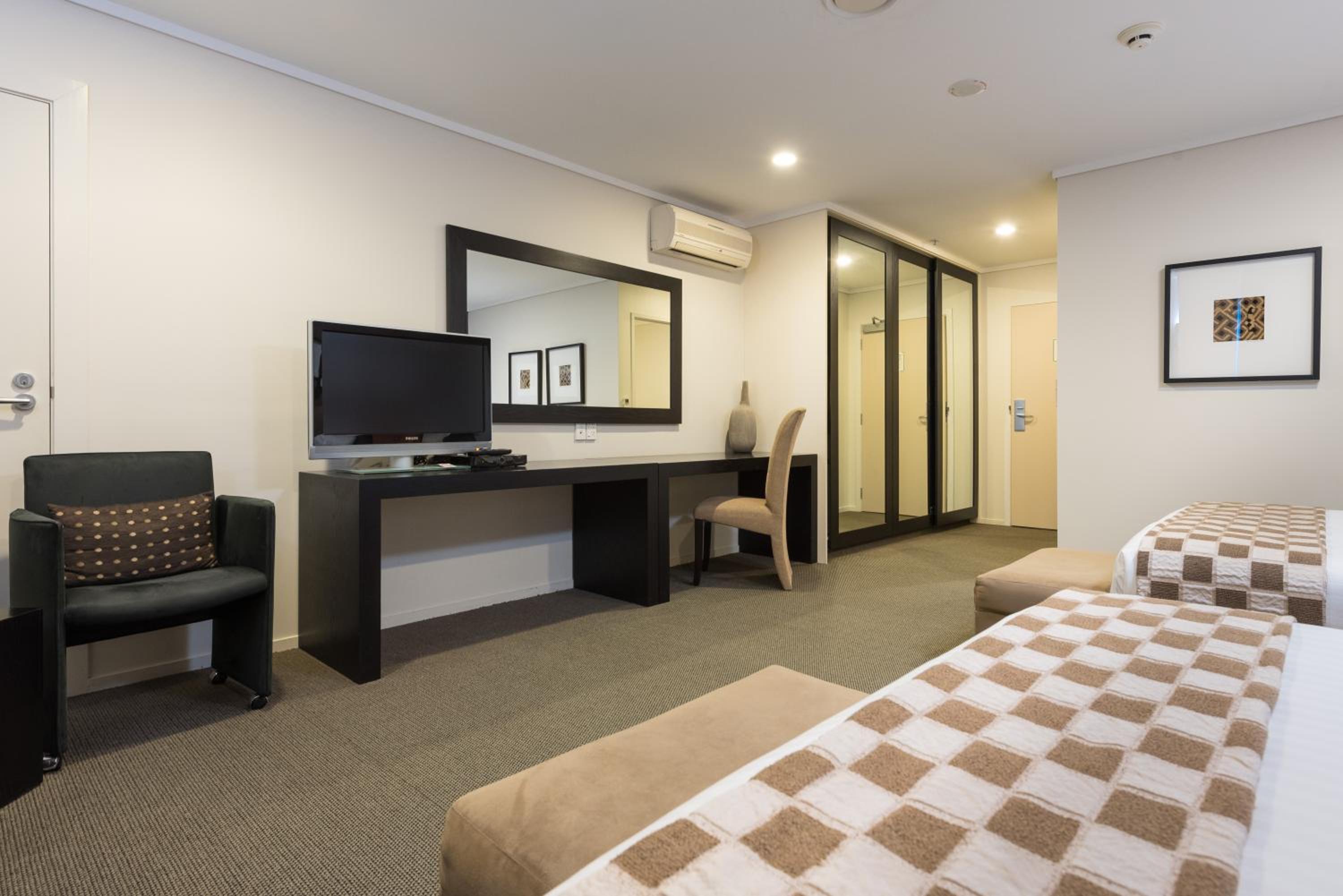 Deluxe Family Room - Photo 4