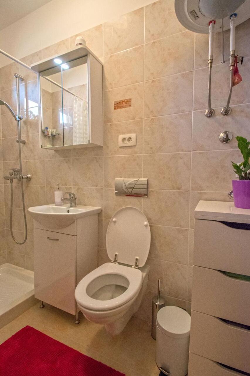 Studio Apartment photo 2