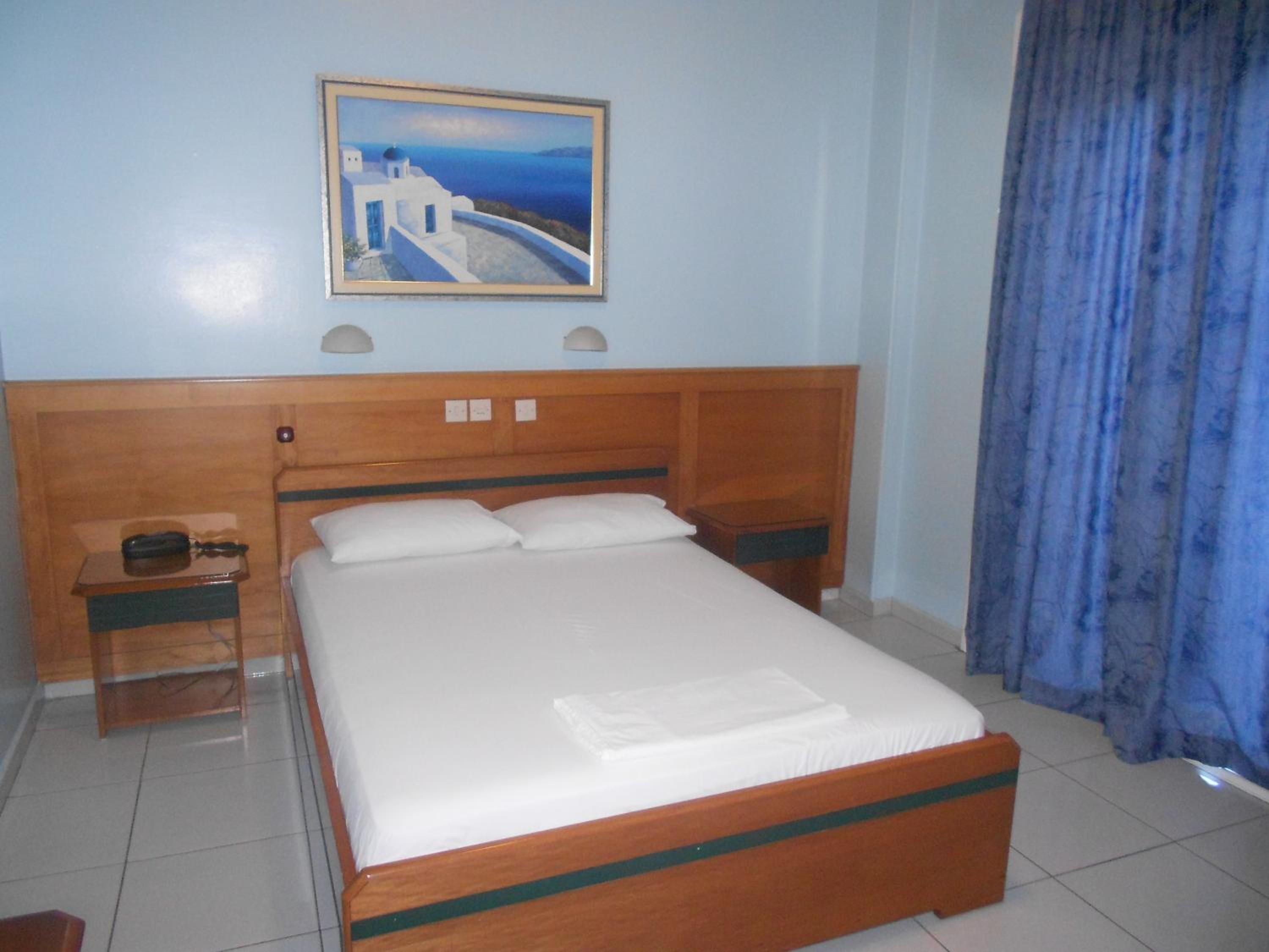 Double or Twin Room - Photo 3
