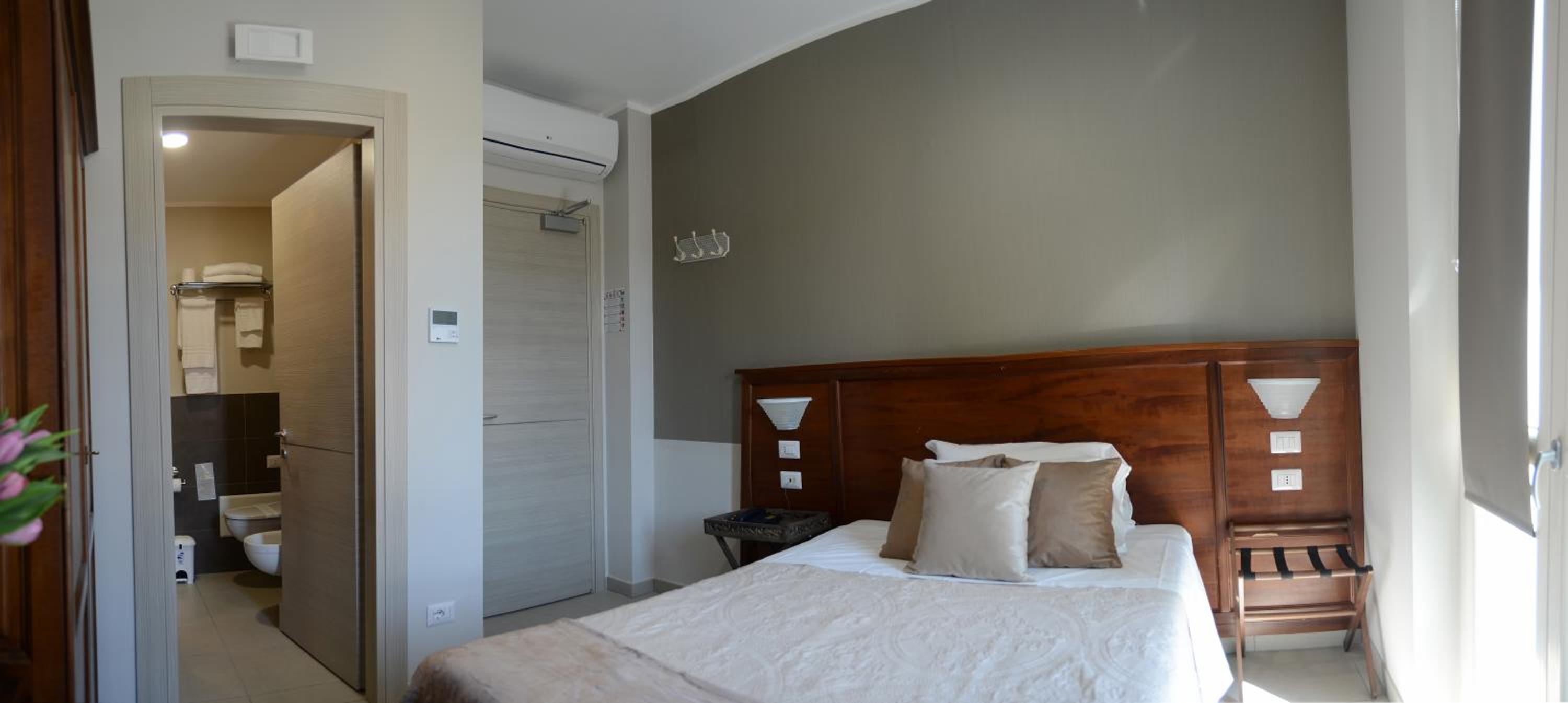 Double or Twin Room with Balcony photo 1