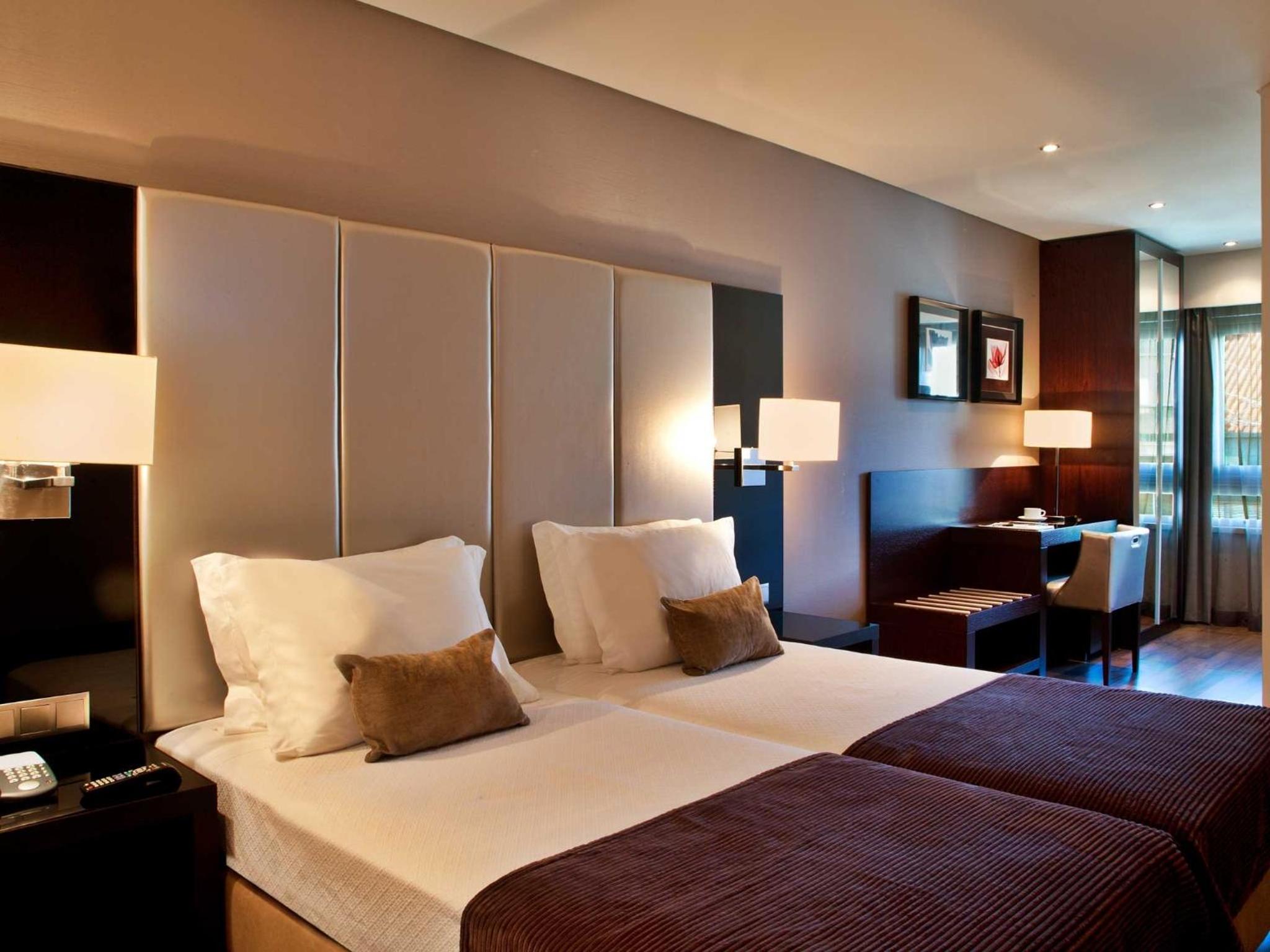 Standard Twin Room - Photo 3