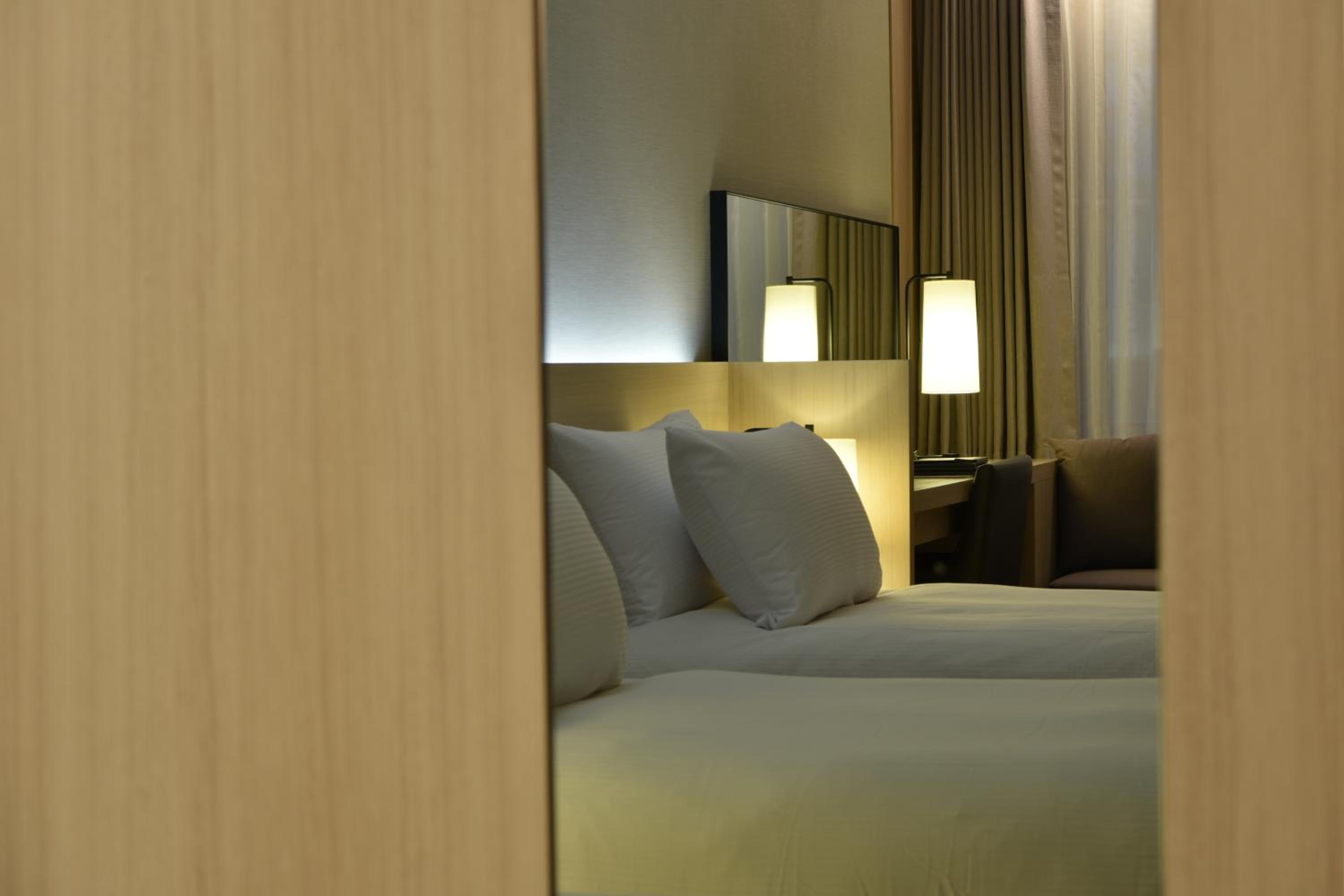 Standard Twin Room - Photo 4