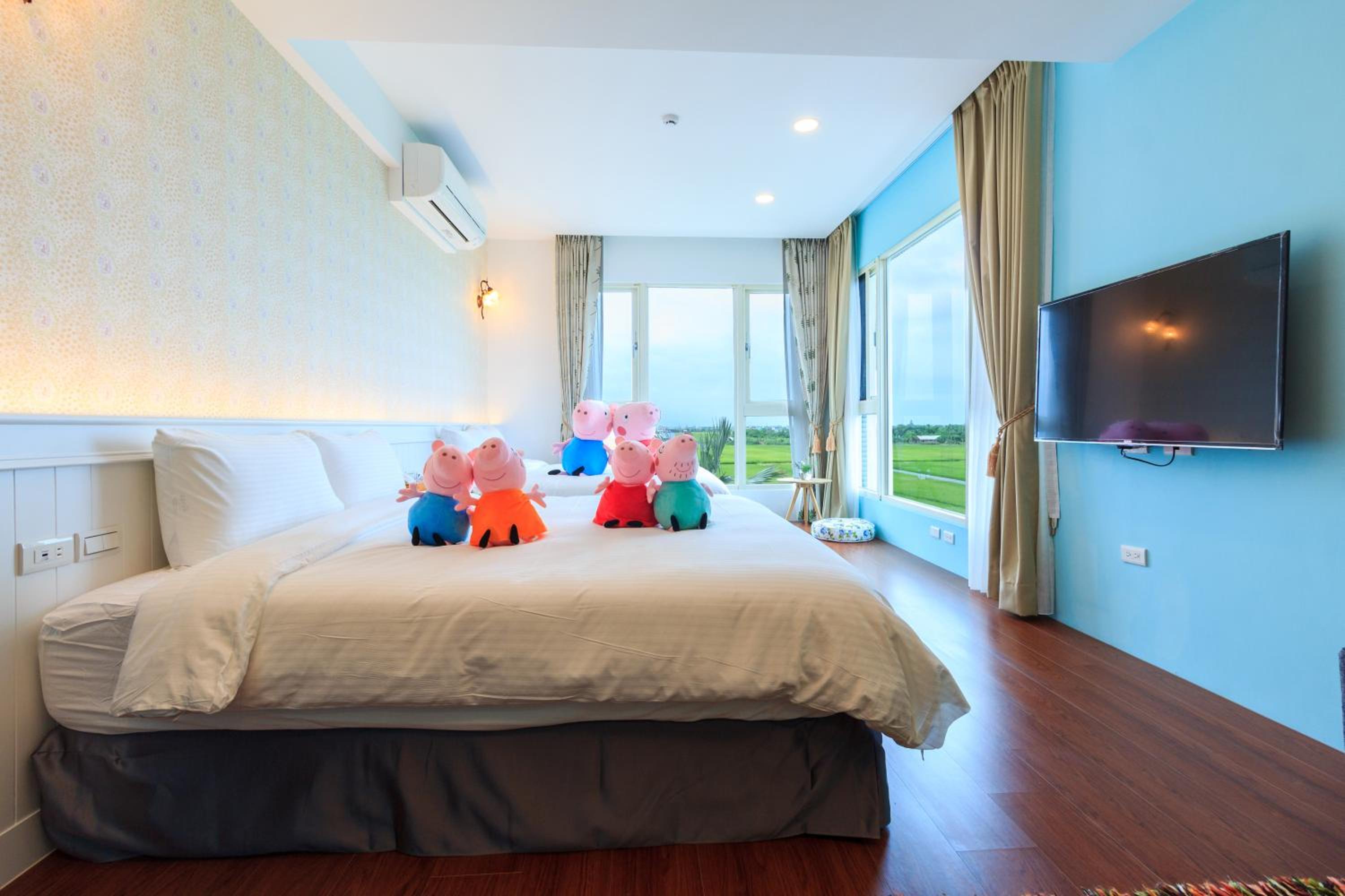 Deluxe Family Suite photo 1