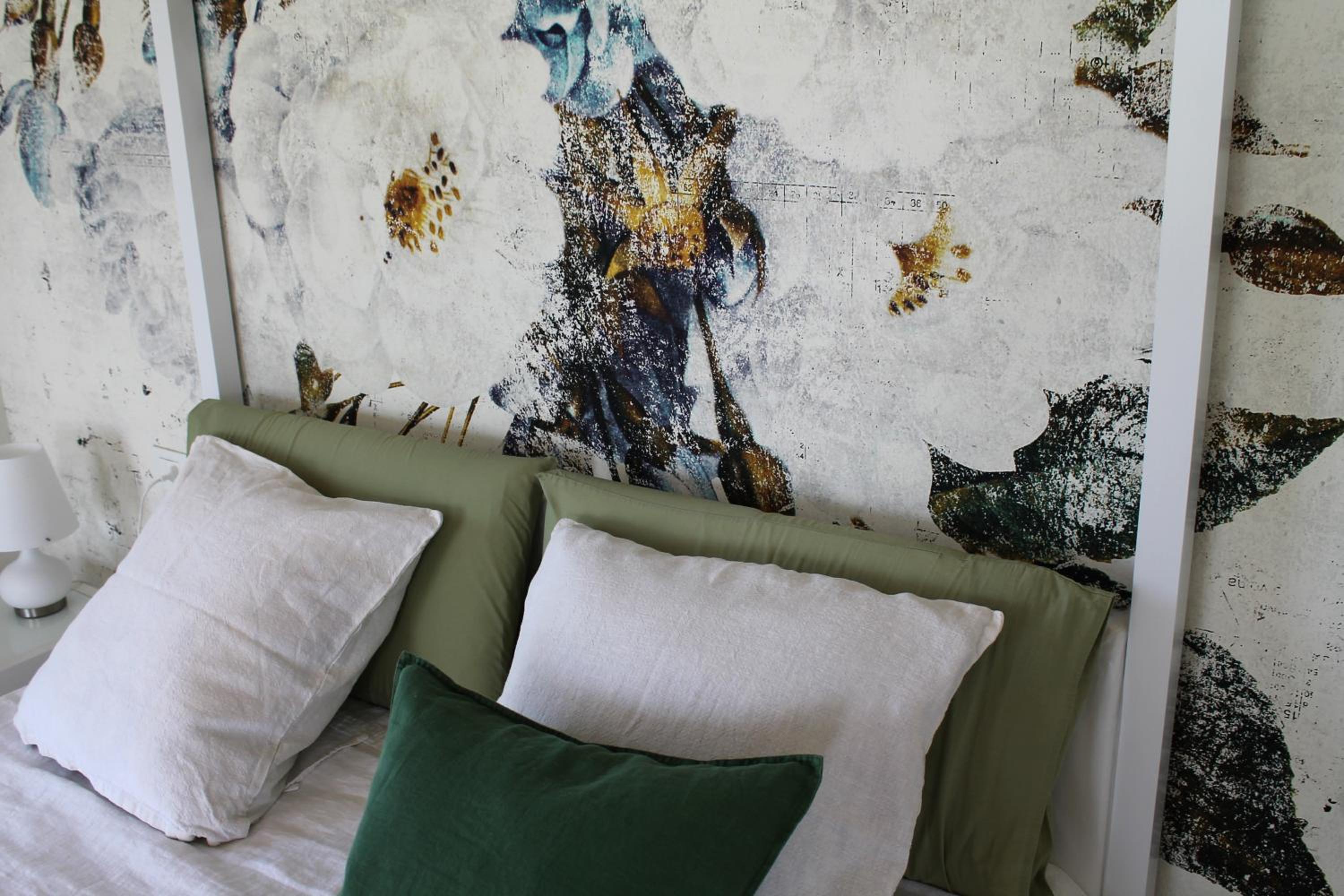 Junior Suite with Garden and Lake View photo 2