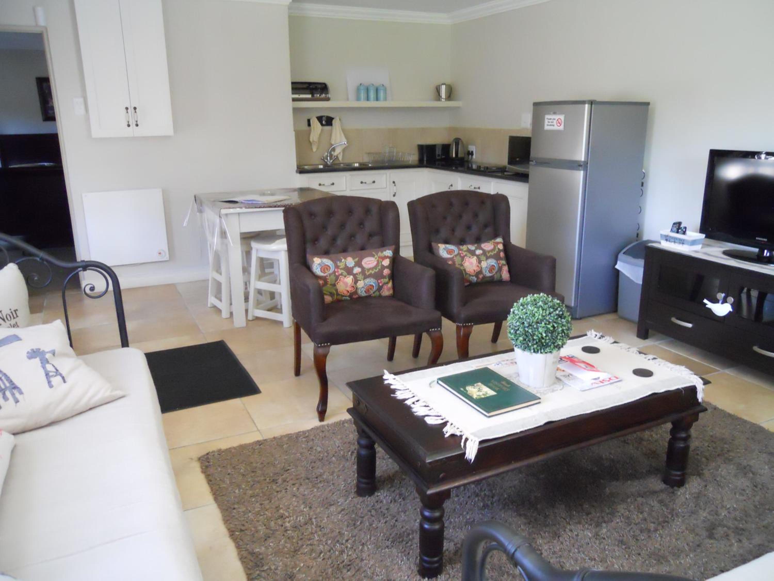 One-Bedroom Apartment - Photo 5