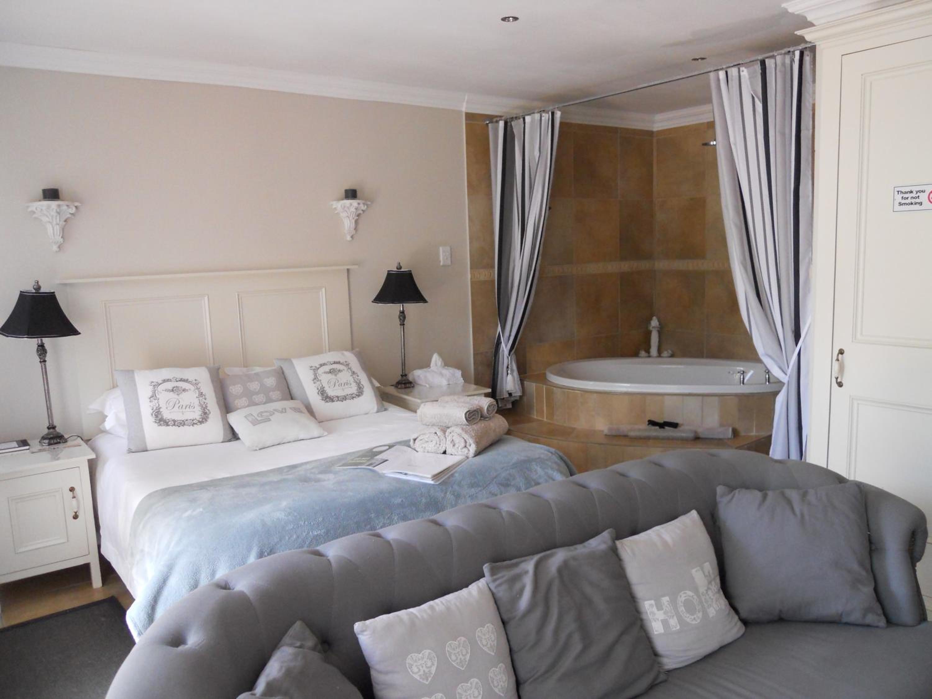 Suite with Kitchenette photo 1