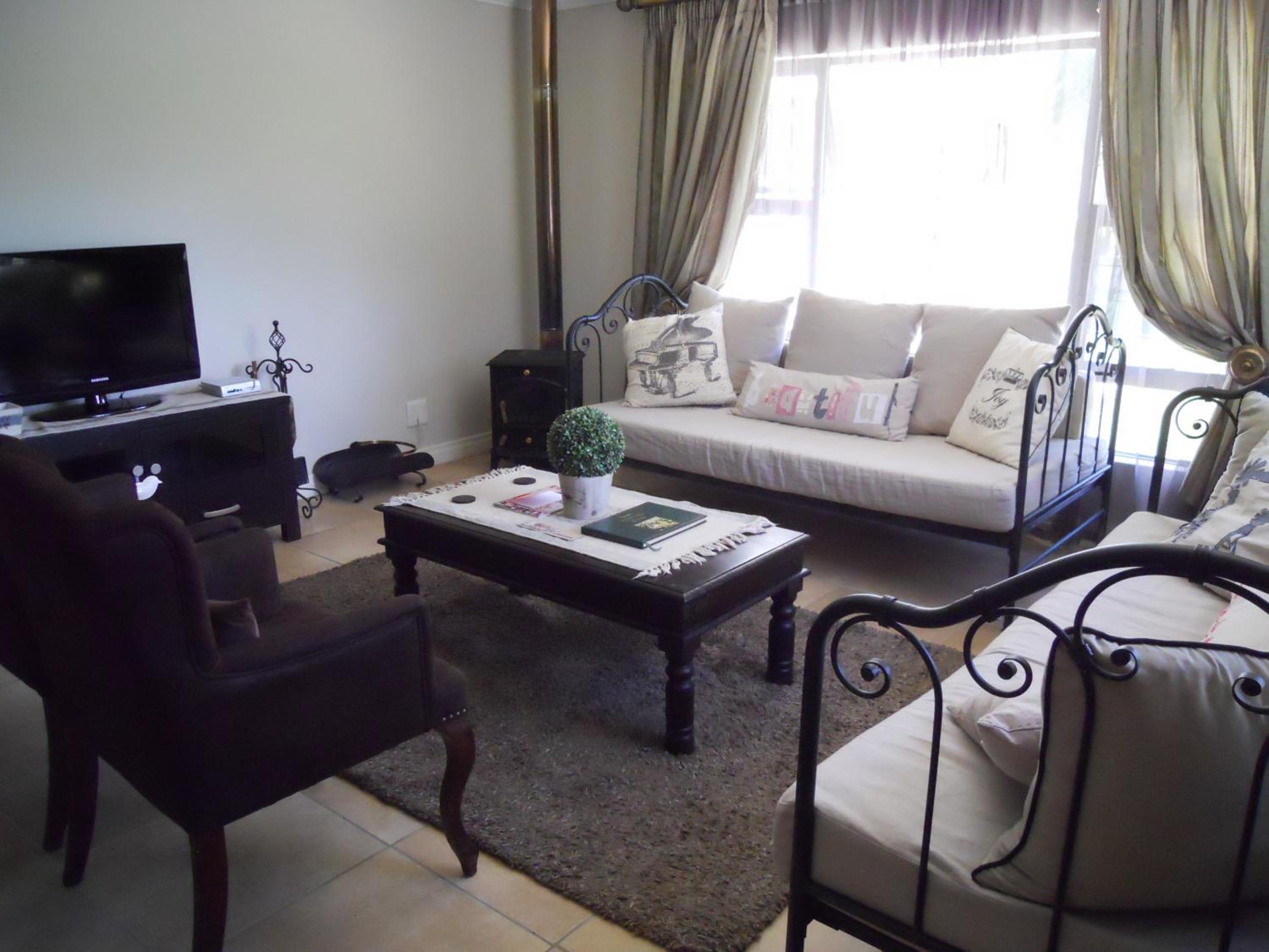 One-Bedroom Apartment - Photo 10
