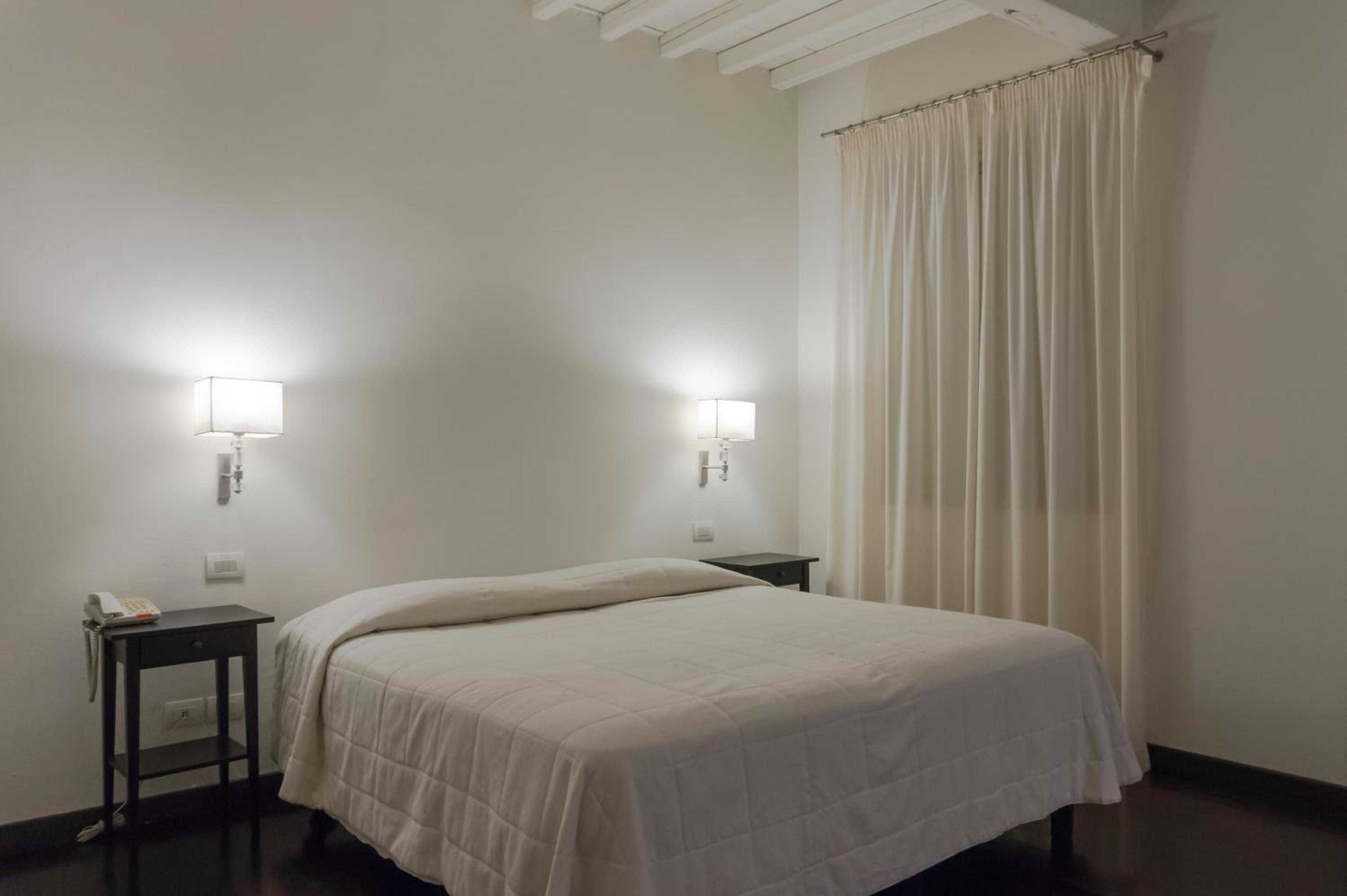 Classic Double Room - Photo 6
