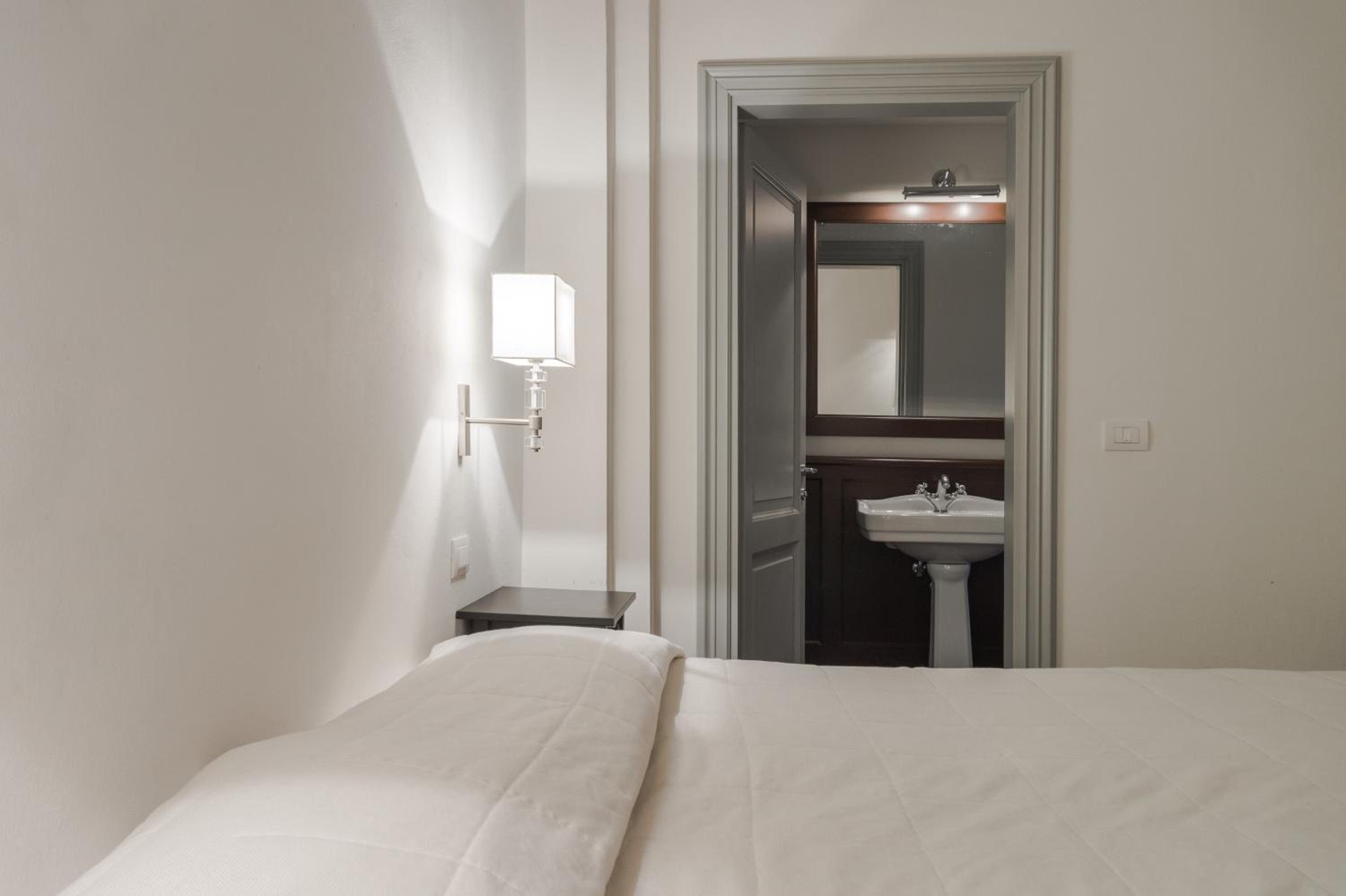 Classic Double Room - Photo 3
