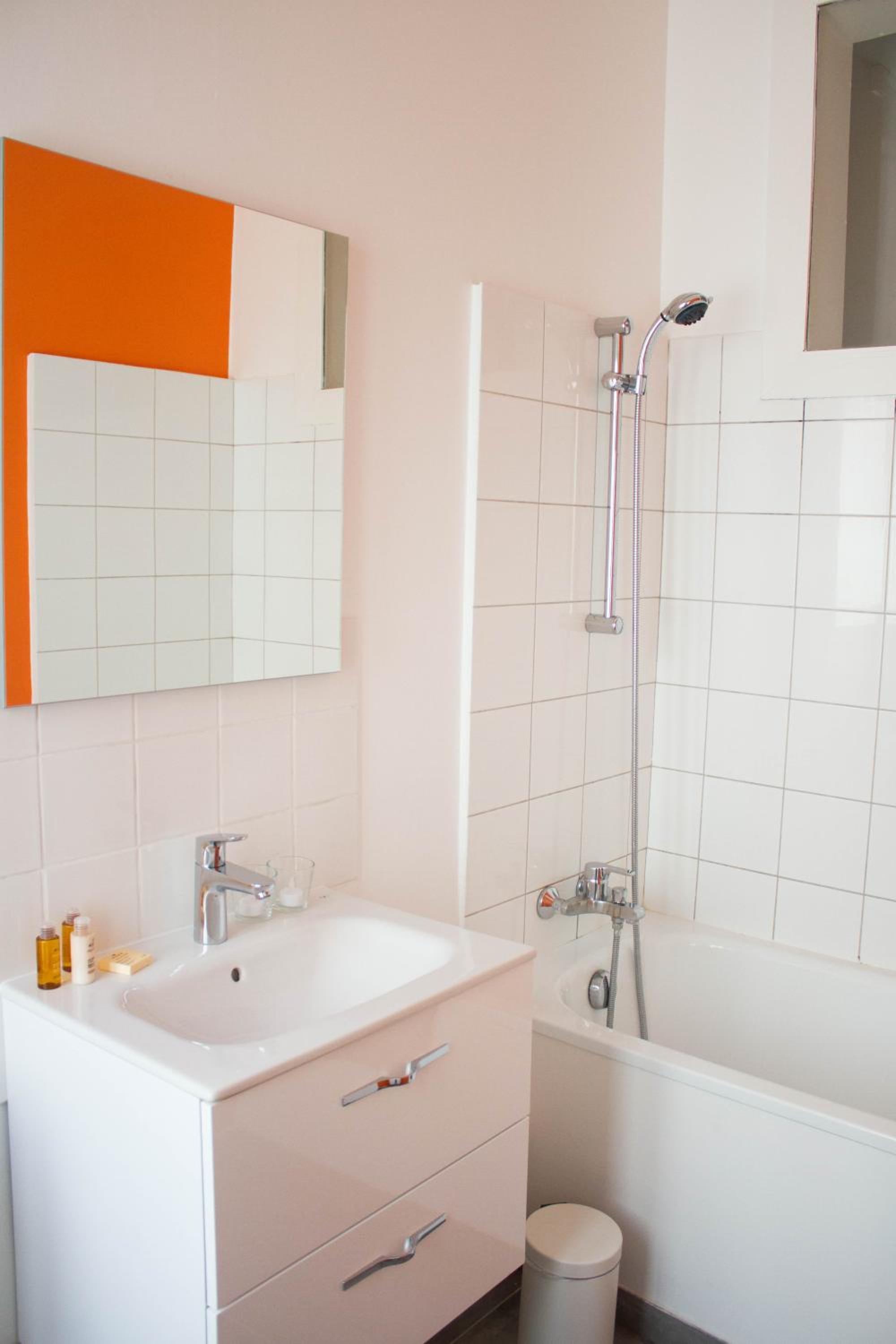 Apartment - Photo 2