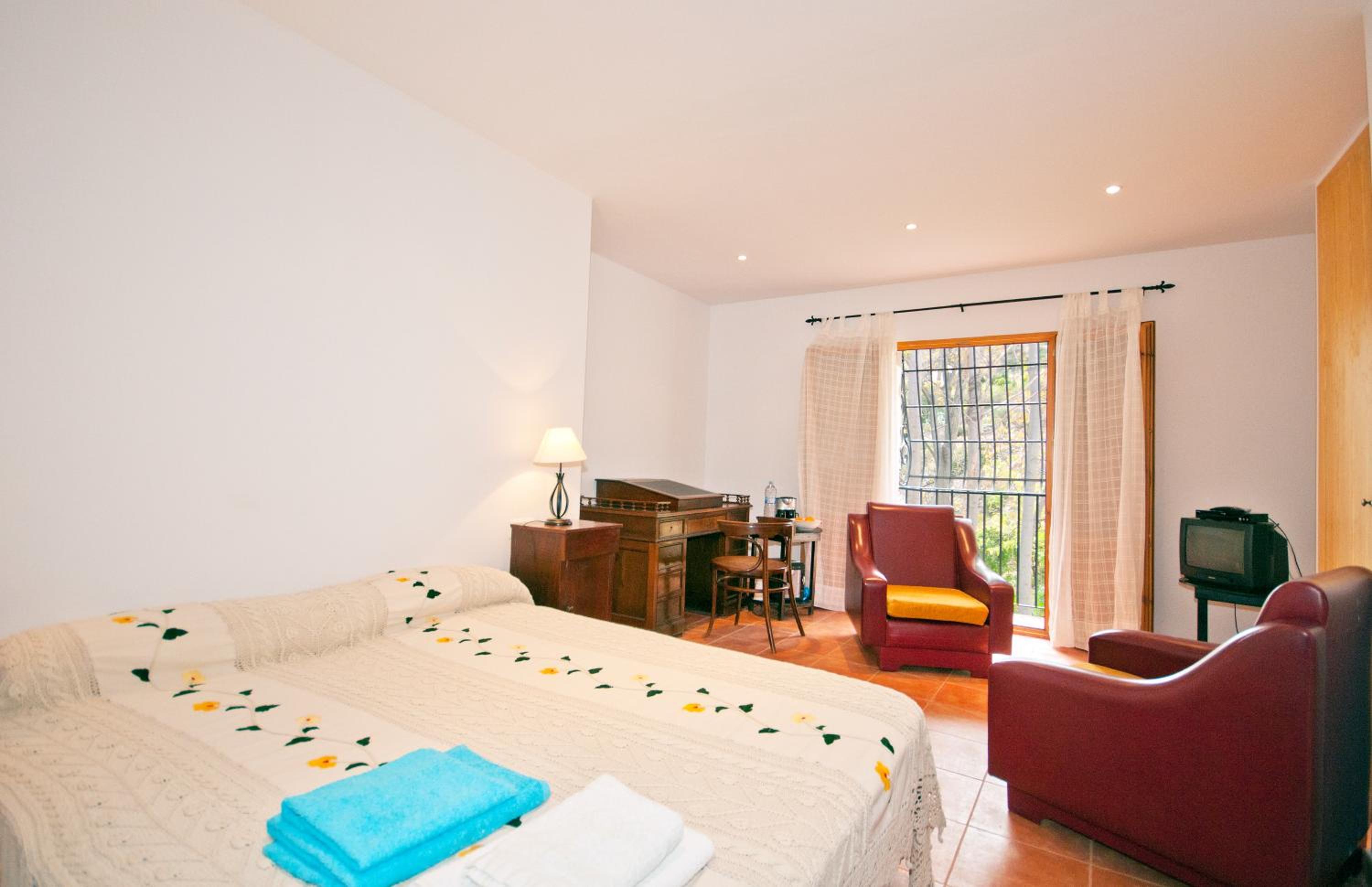 Apartment with Garden View - Photo 11