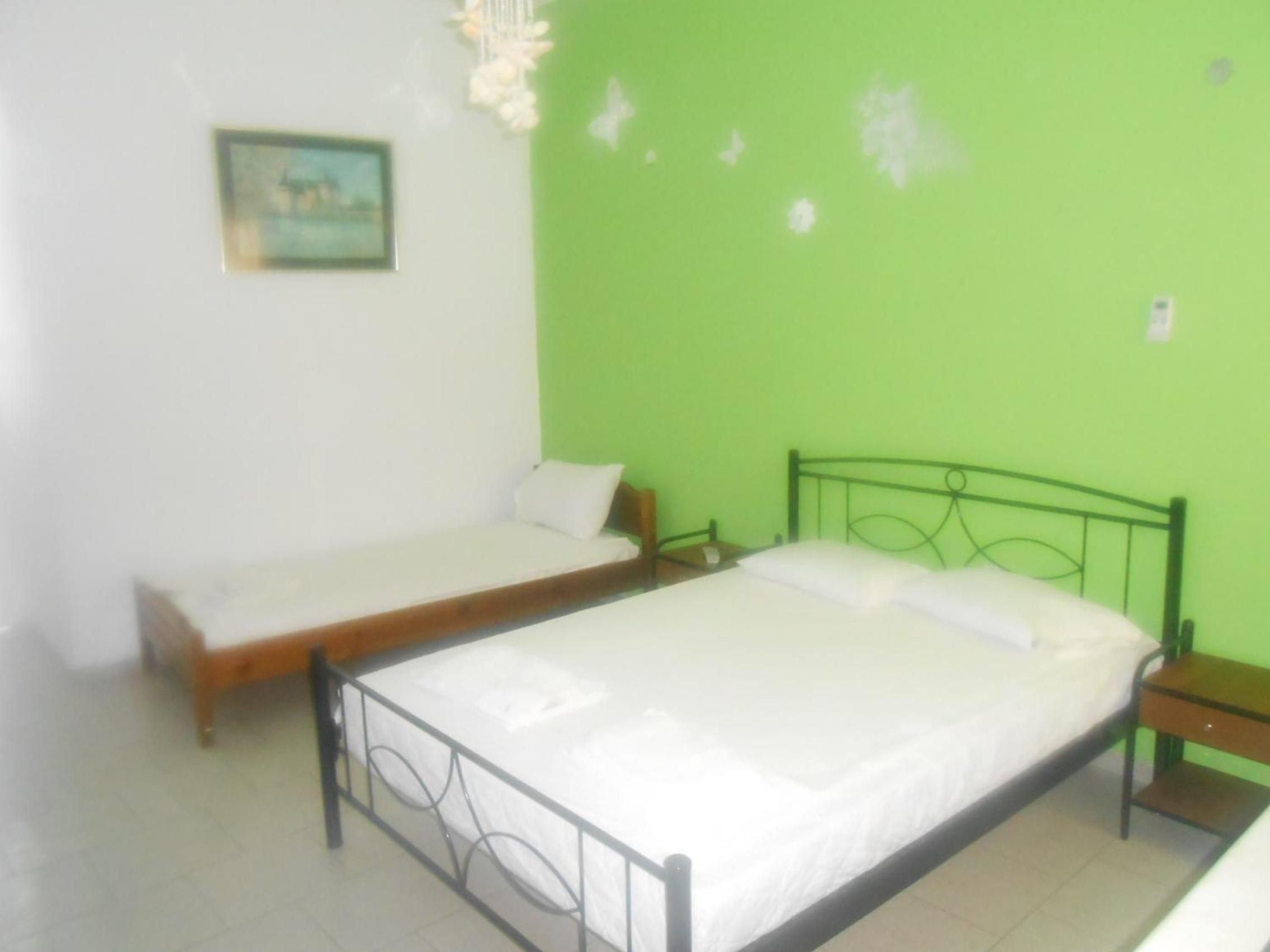 Studio (2-3 Adults)-Ground Floor photo 1