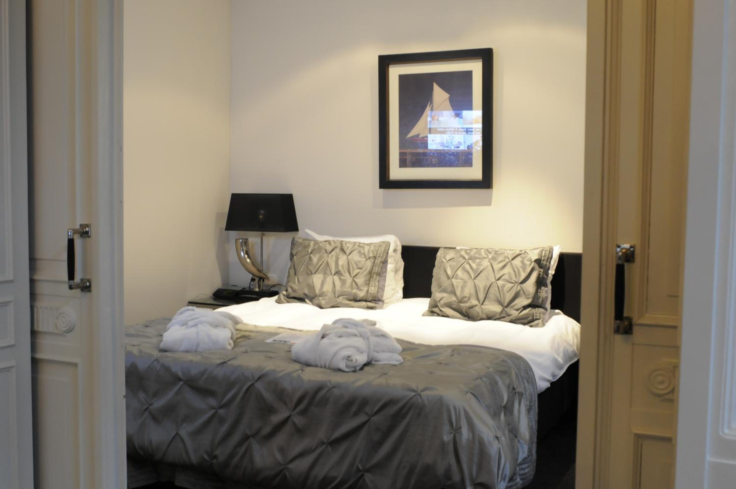 King Suite - Photo 2