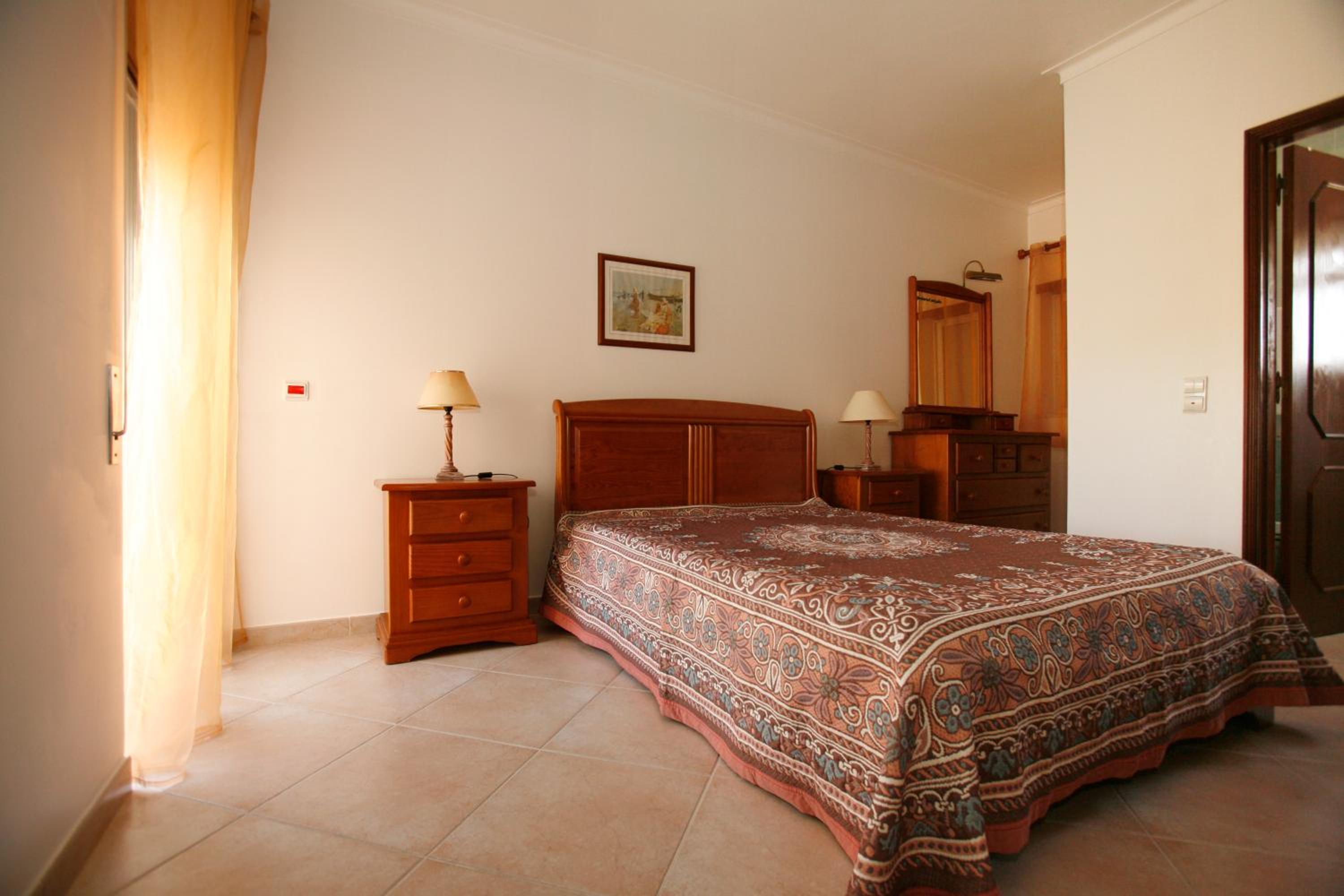 One-Bedroom Apartment with Balcony photo 1