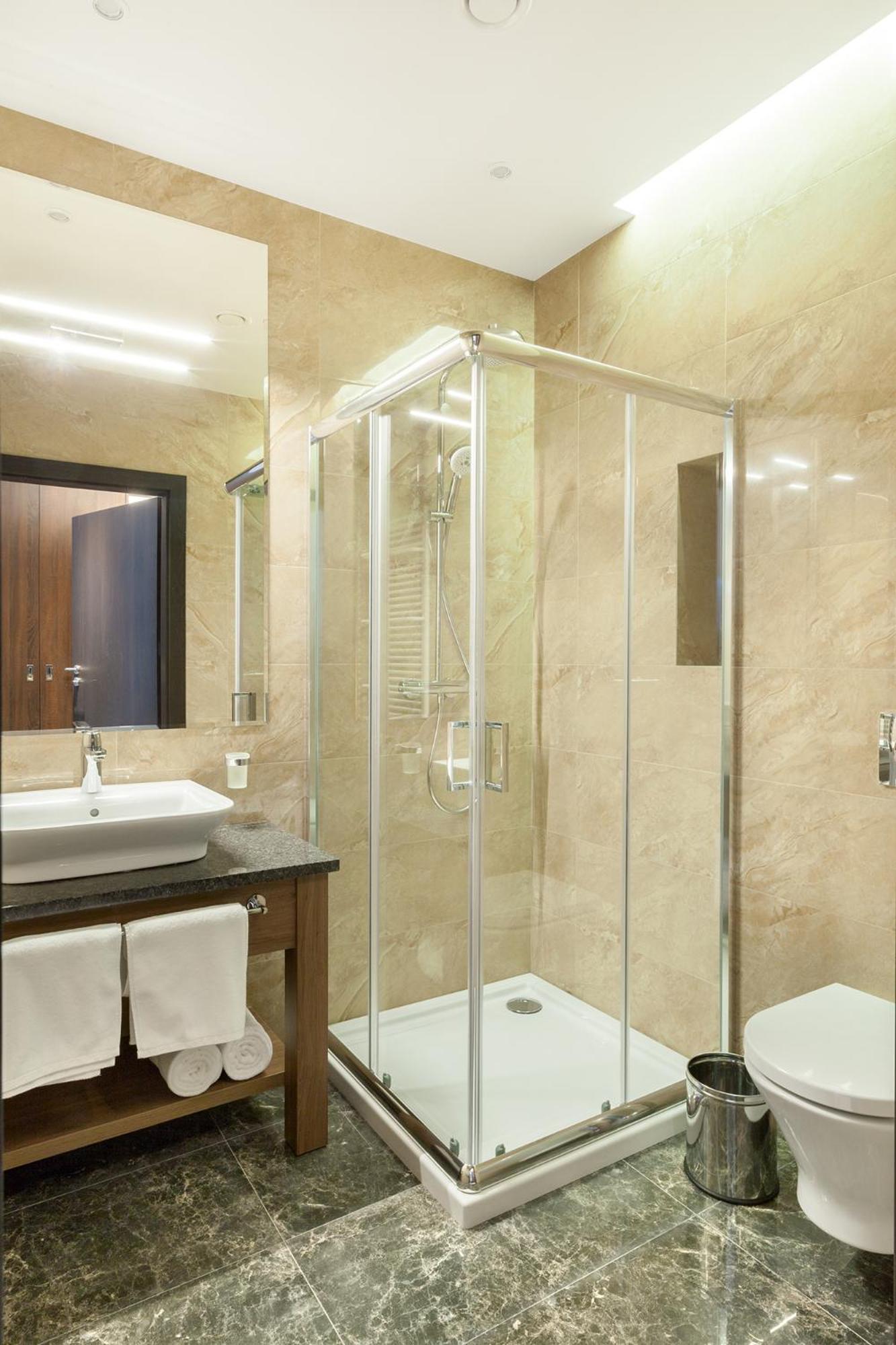 Standard Double or Twin Room photo 3