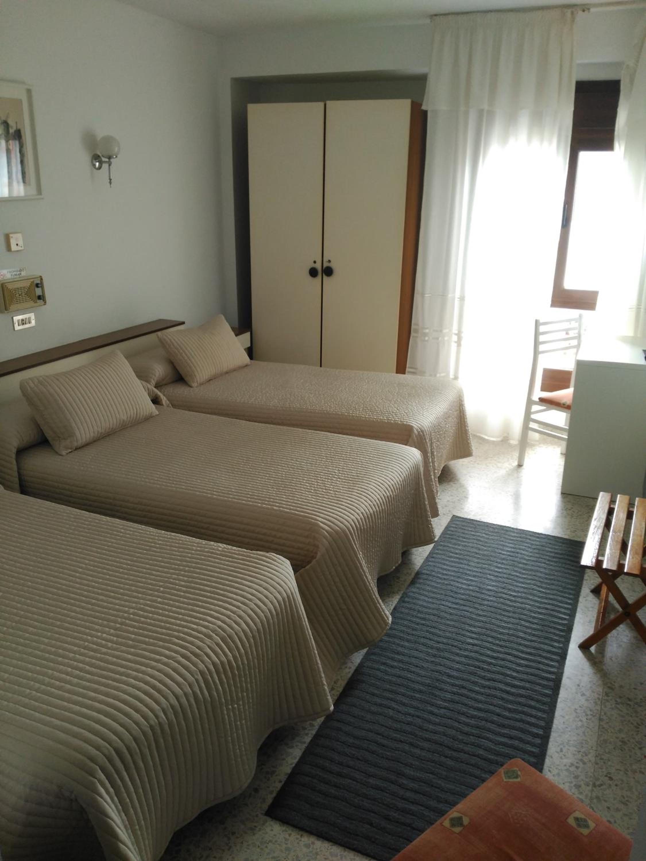 Triple Room with Bathroom photo 3