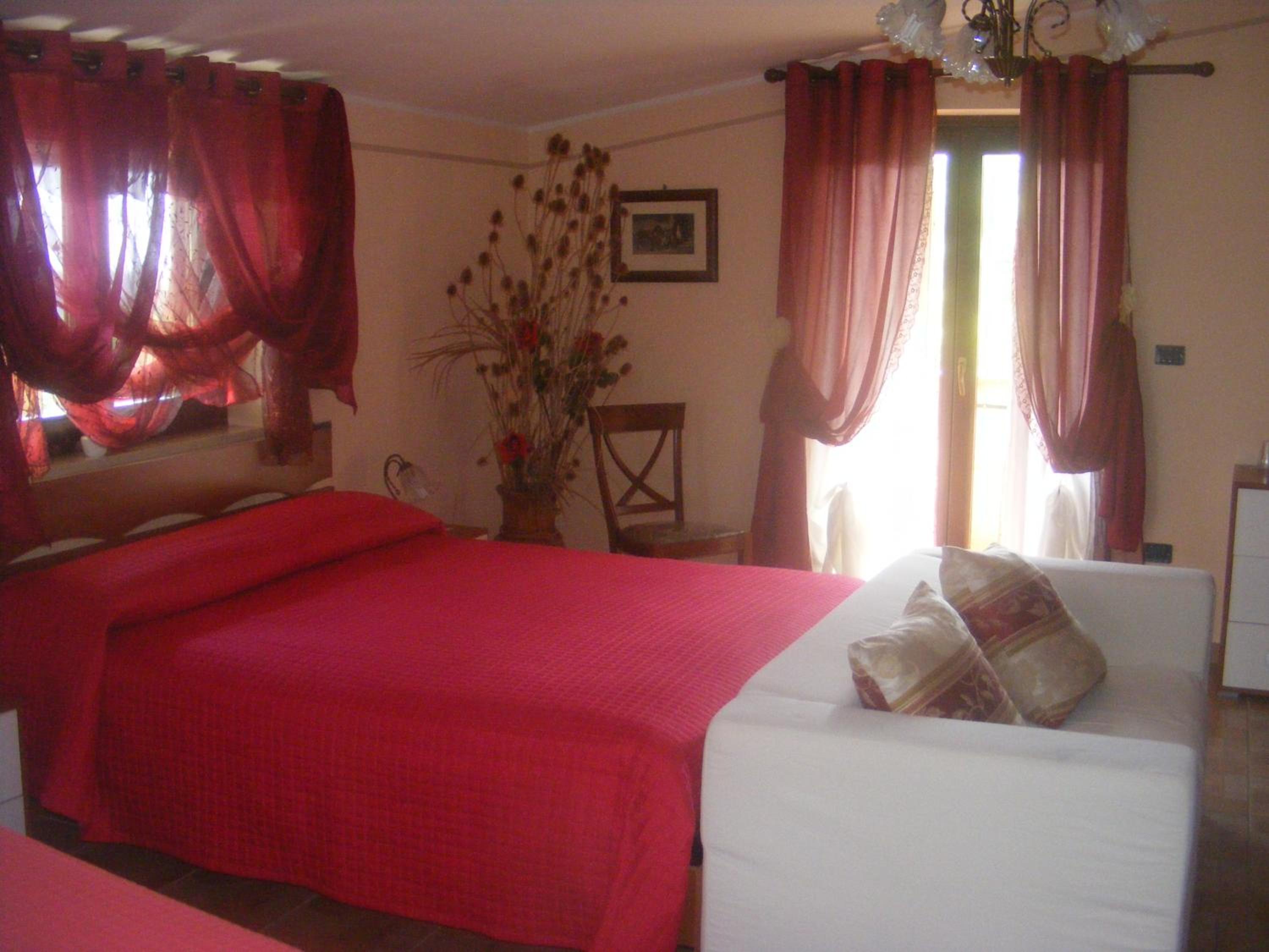 Triple Room - Photo 7