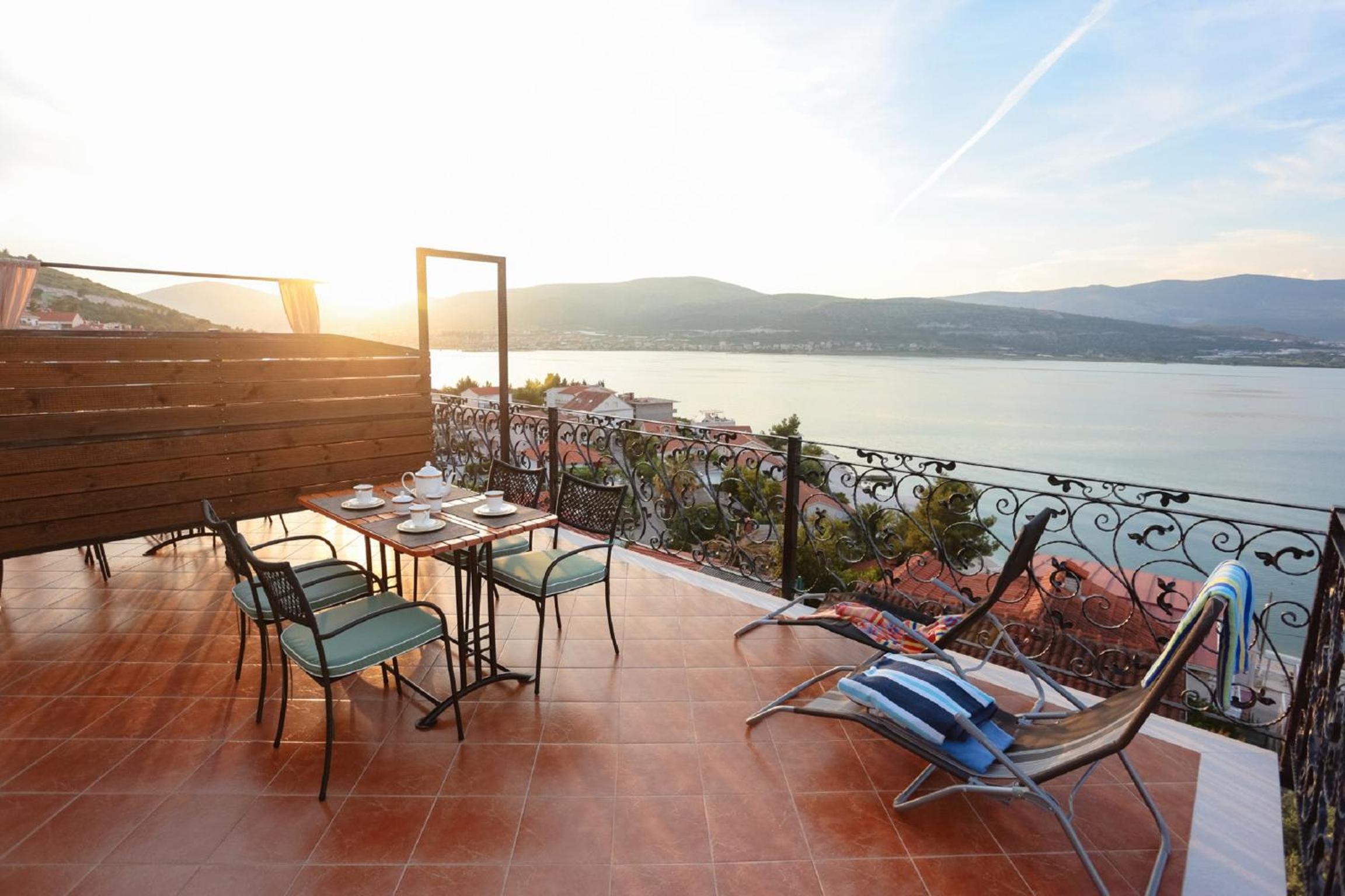 Apartment with Terrace