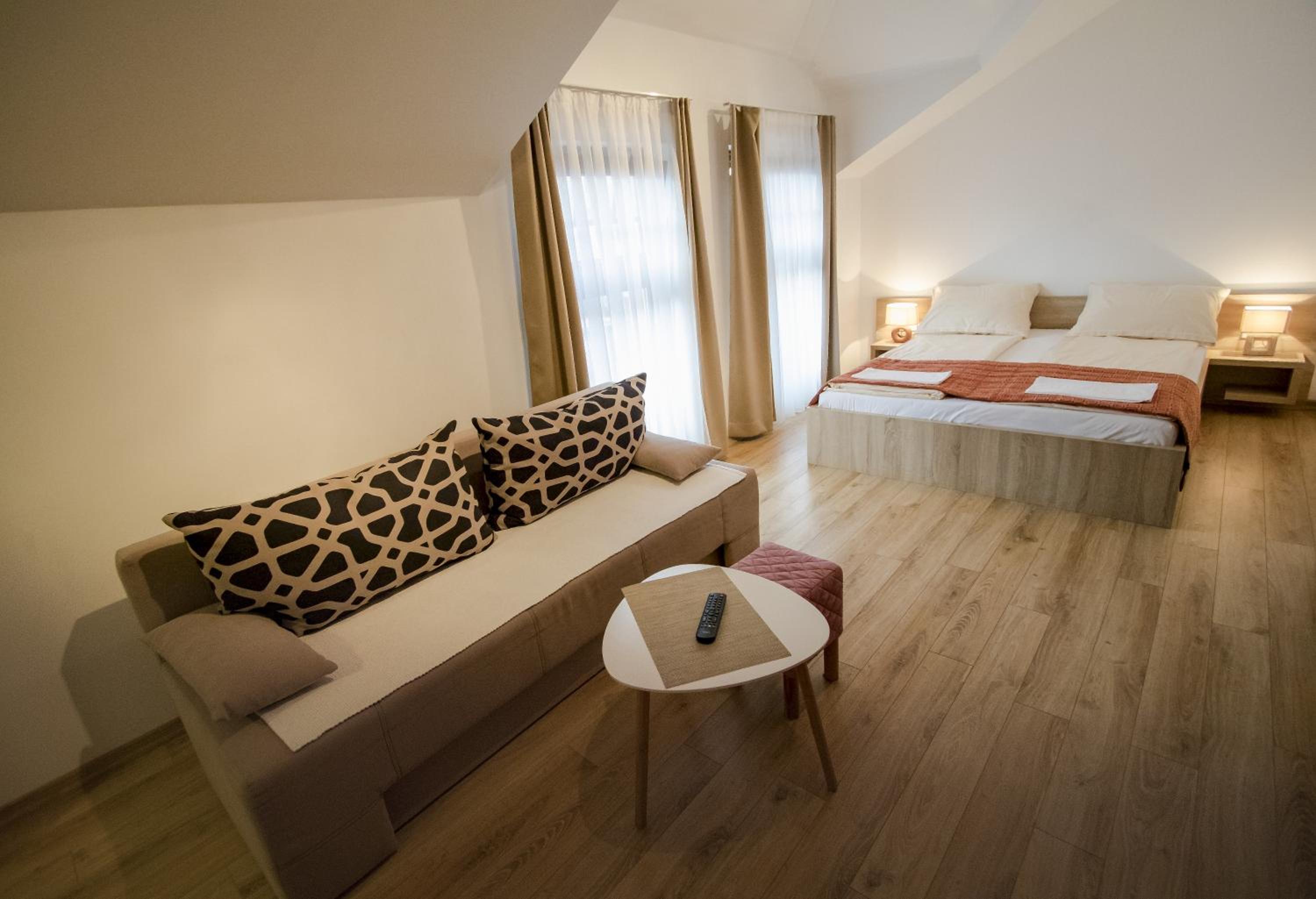 Studio Apartment - Photo 1