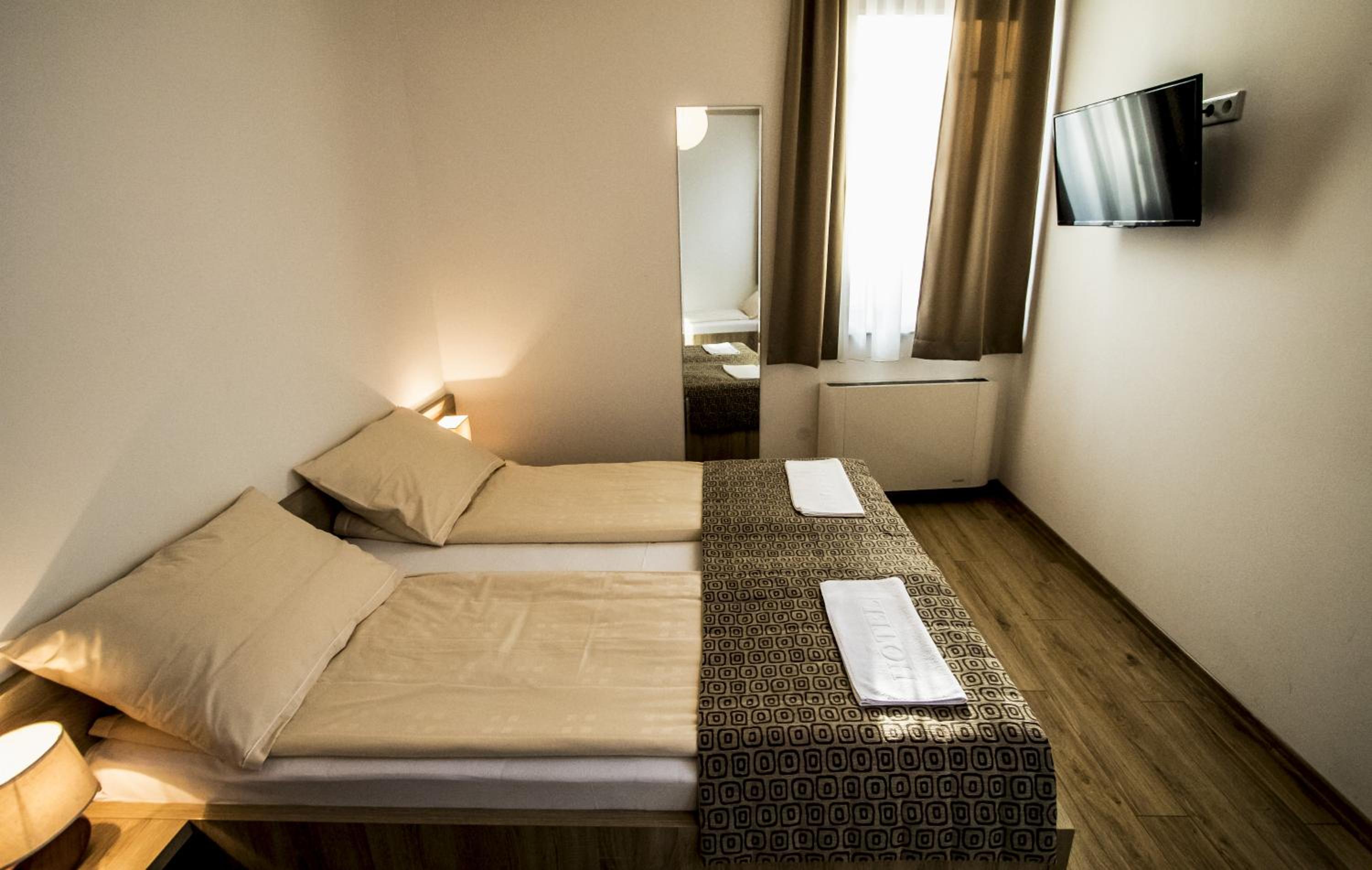Double Room - Photo 1
