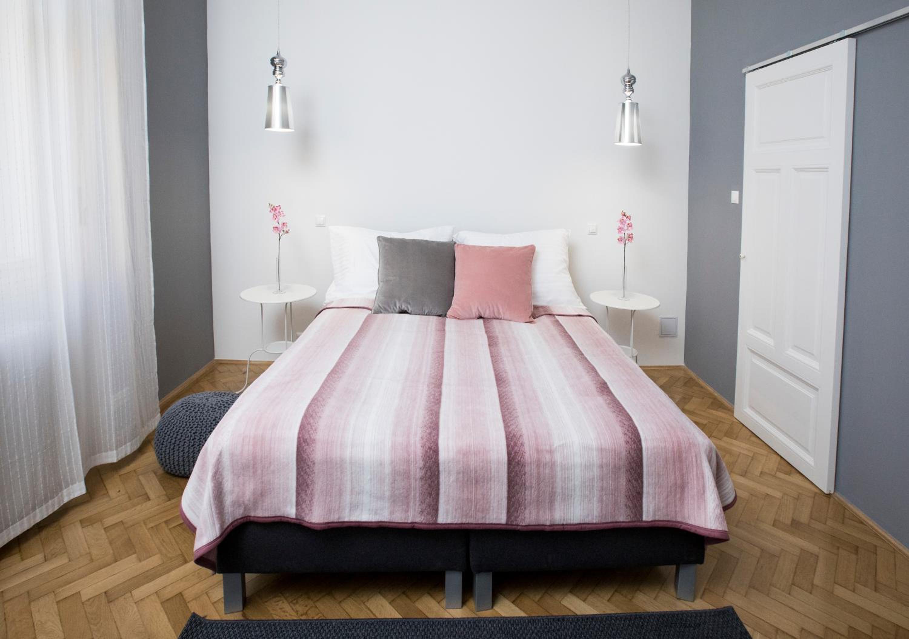 Studio Apartment - Photo 4