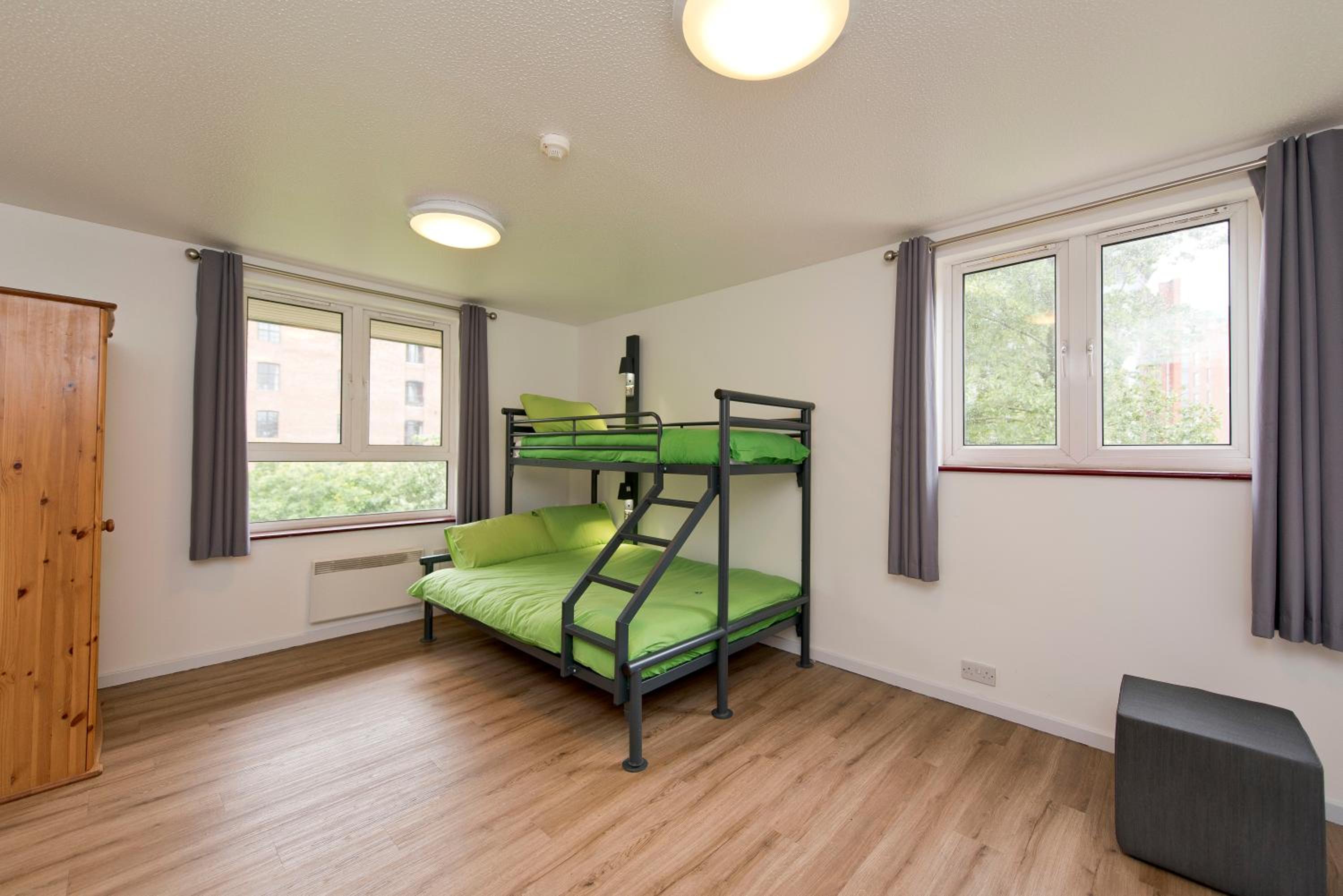 6 Bed Double Private Room Ensuite photo 3
