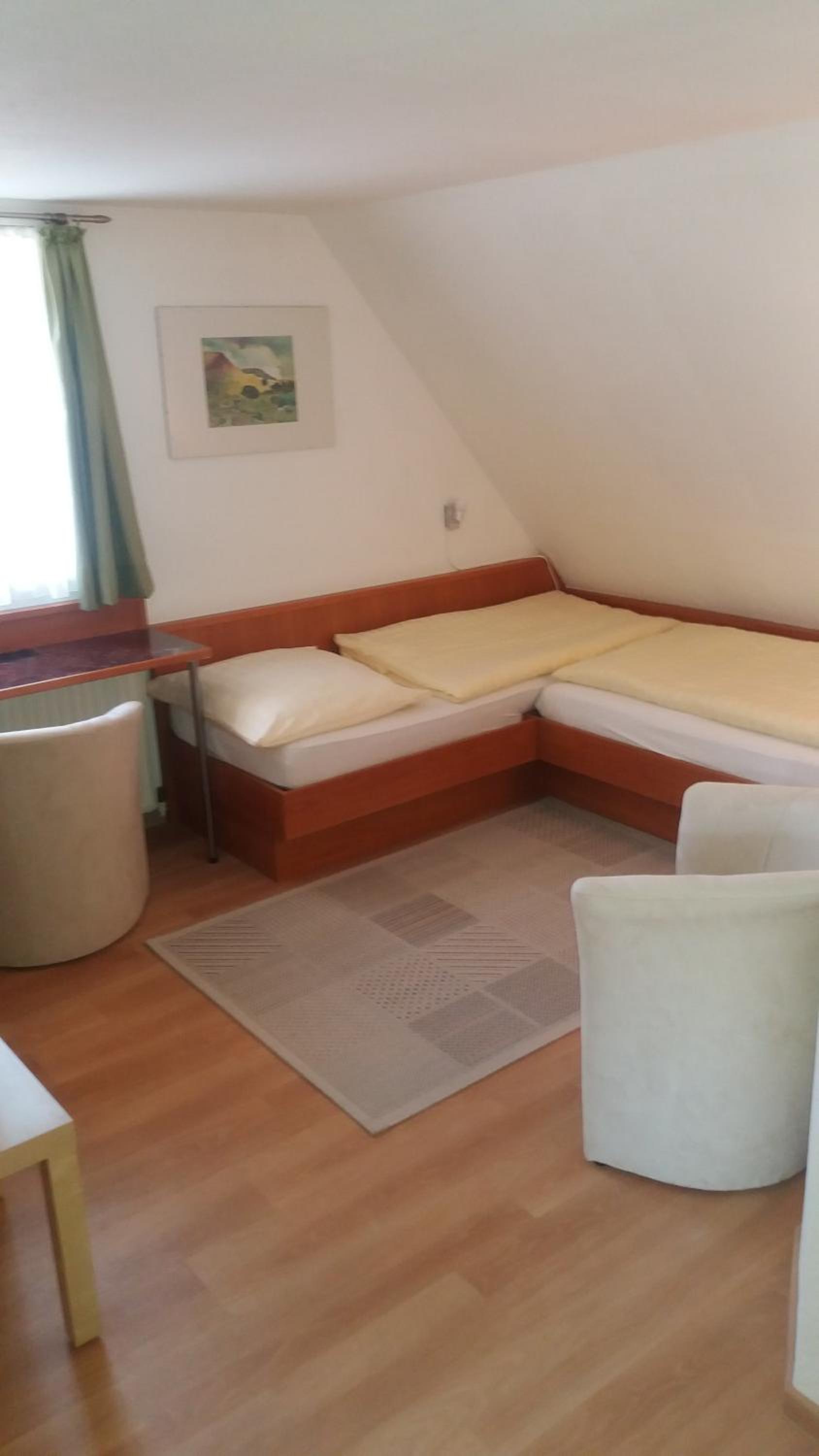 Standard Twin Room - Photo 1